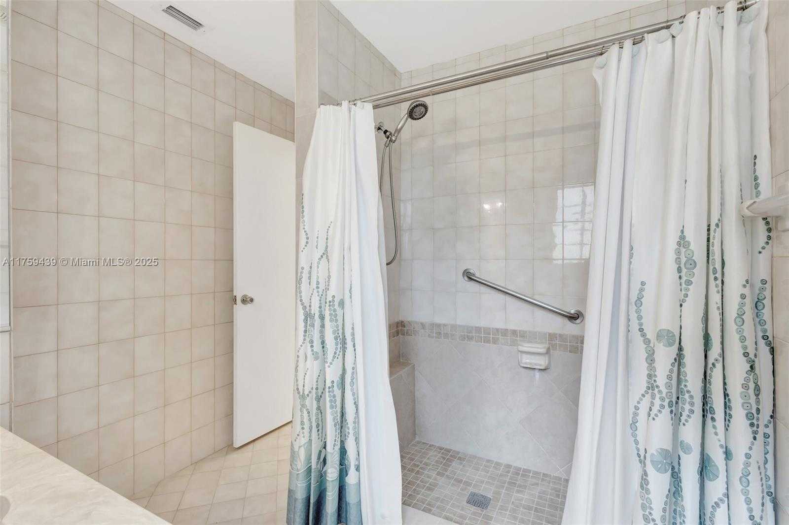 Small Image of 713 HIGHLAND DR, West Palm Beach Number 22