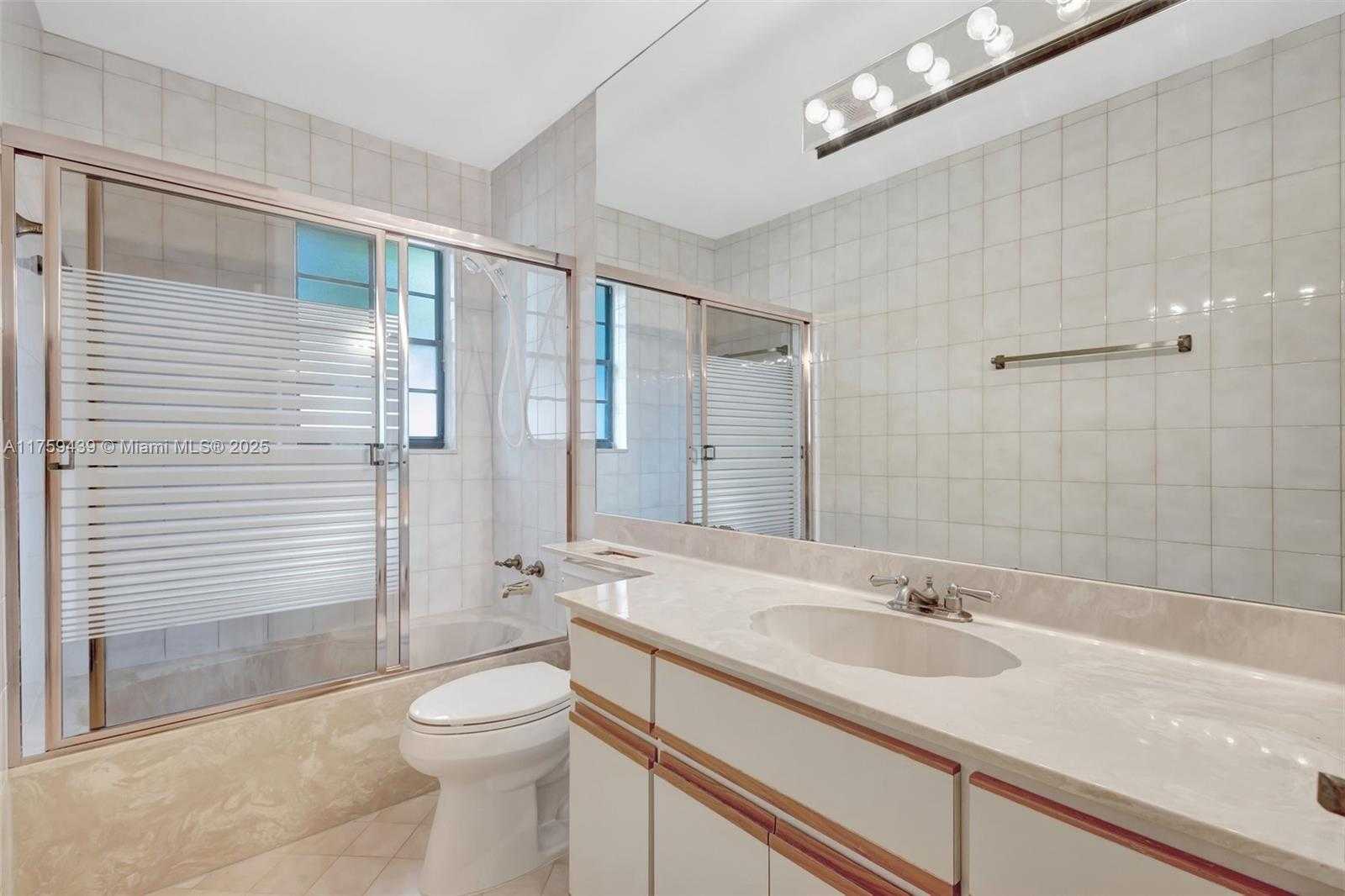 Small Image of 713 HIGHLAND DR, West Palm Beach Number 25