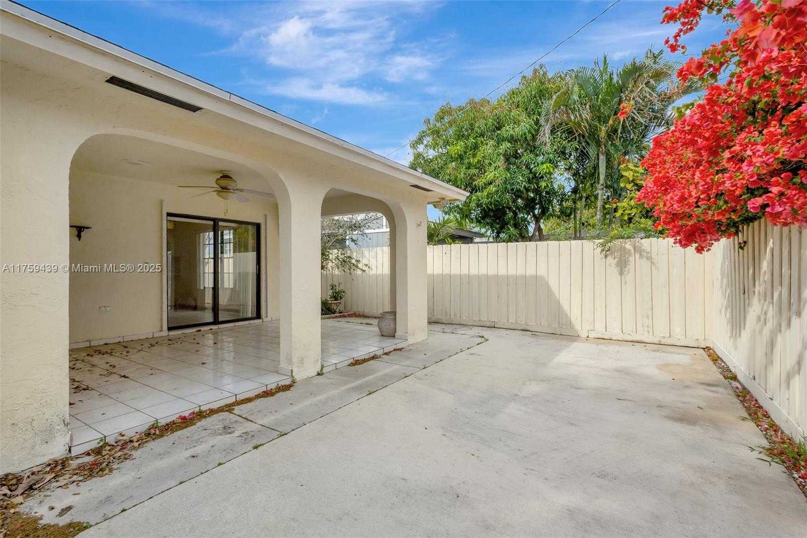 Small Image of 713 HIGHLAND DR, West Palm Beach Number 33