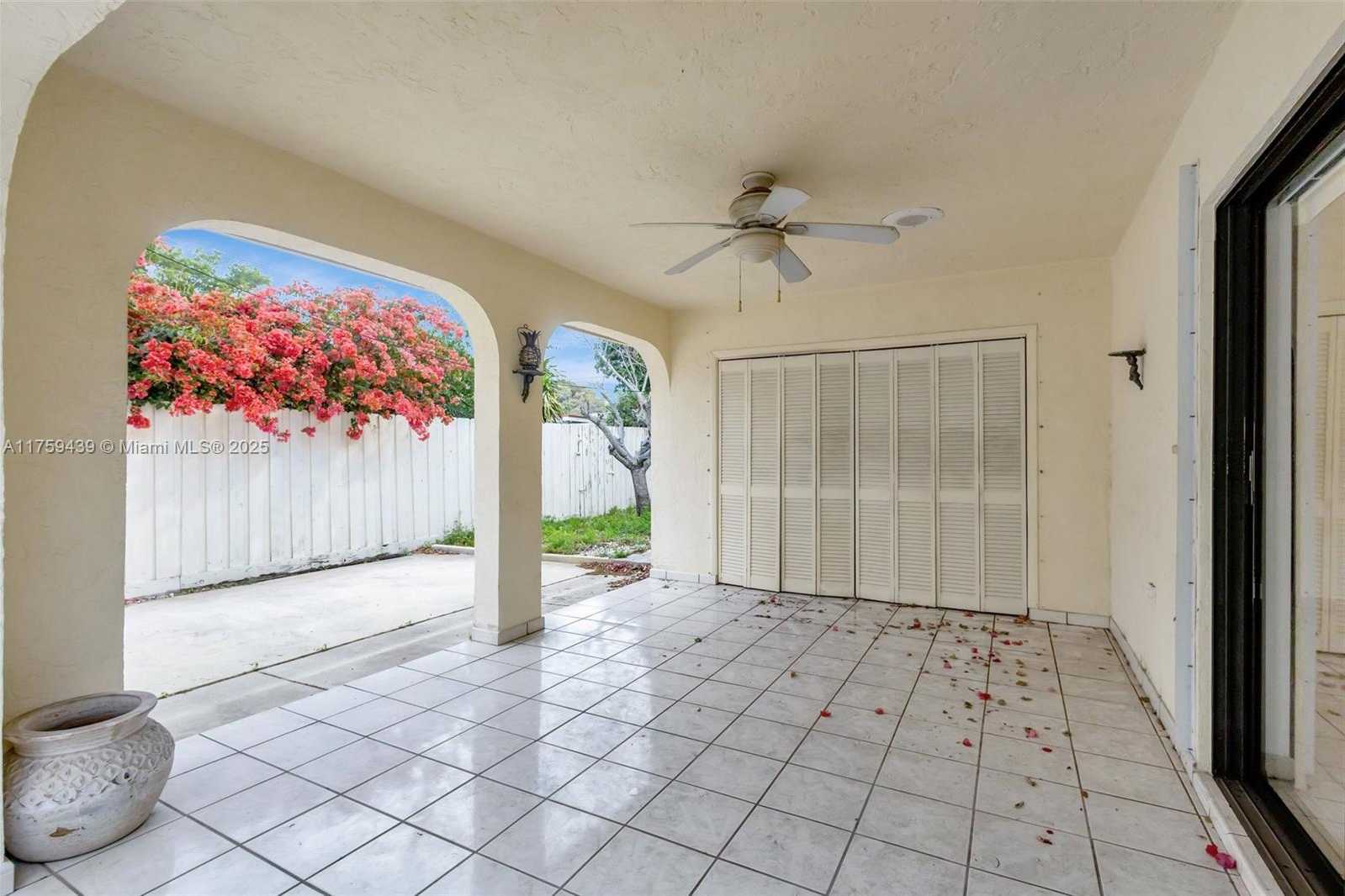 Small Image of 713 HIGHLAND DR, West Palm Beach Number 34