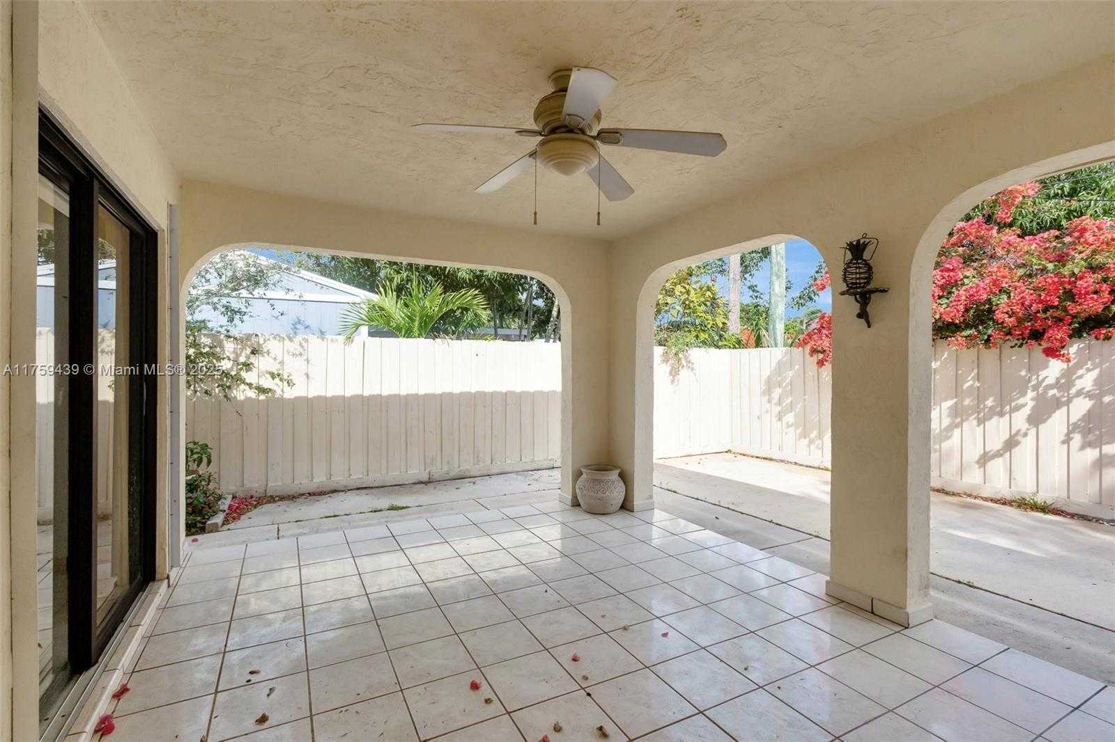 Small Image of 713 HIGHLAND DR, West Palm Beach Number 35