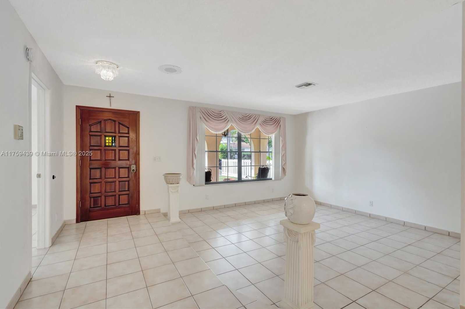 Small Image of 713 HIGHLAND DR, West Palm Beach Number 4