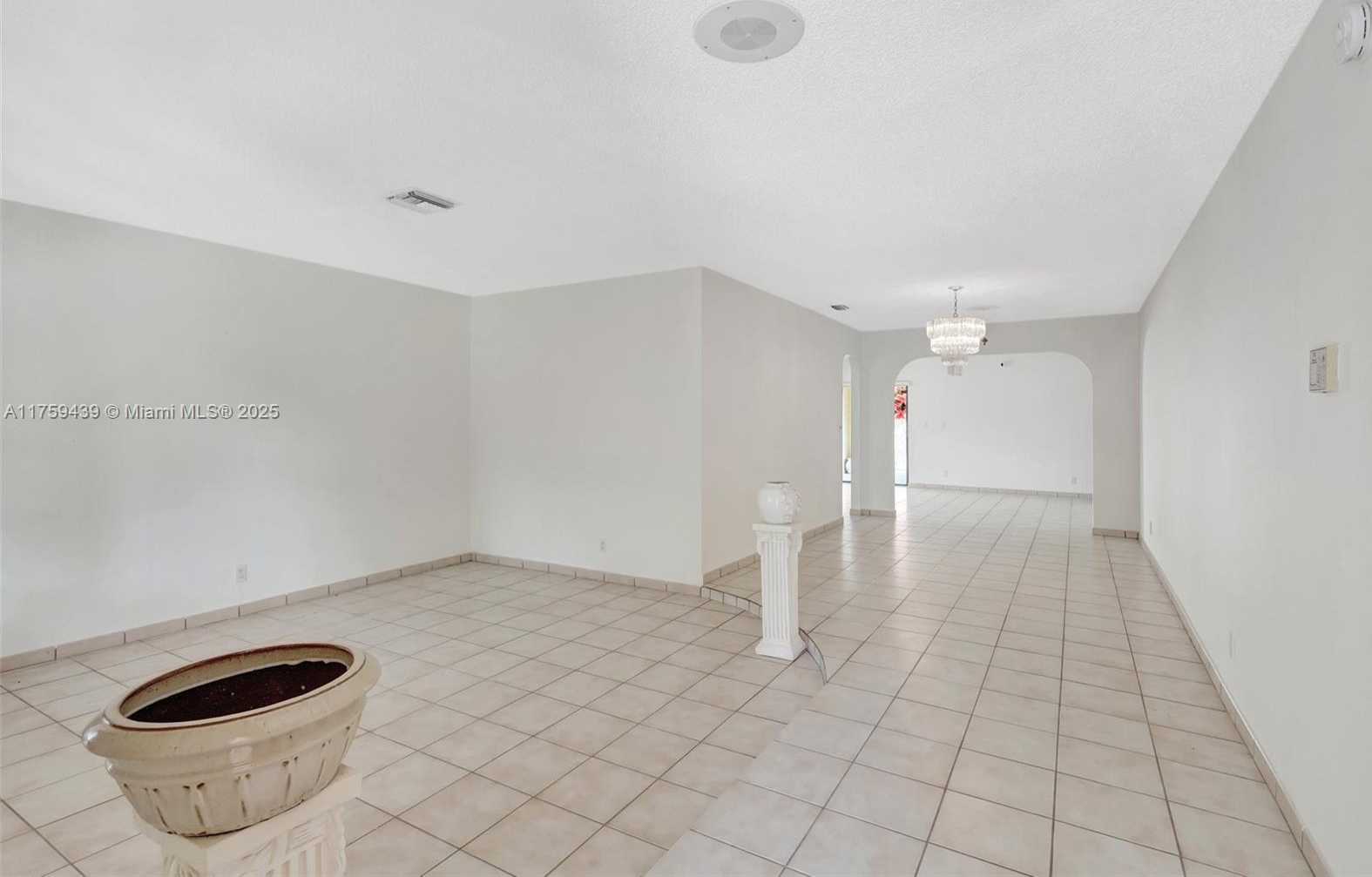 Small Image of 713 HIGHLAND DR, West Palm Beach Number 5