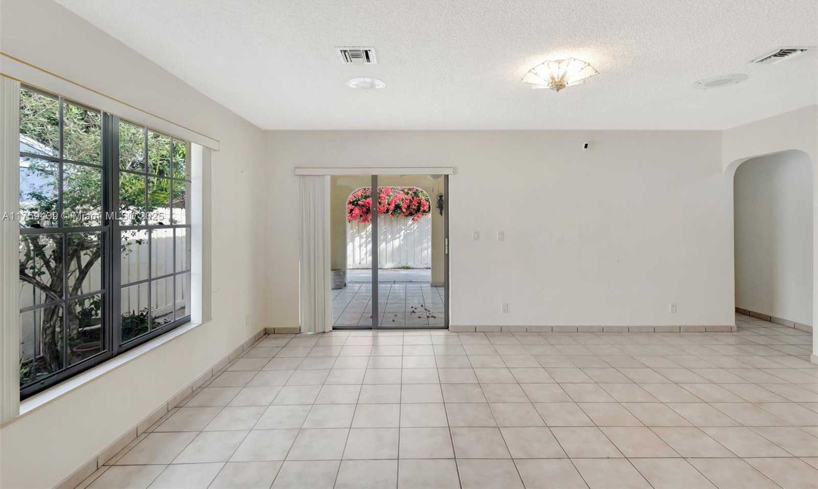 Small Image of 713 HIGHLAND DR, West Palm Beach Number 6