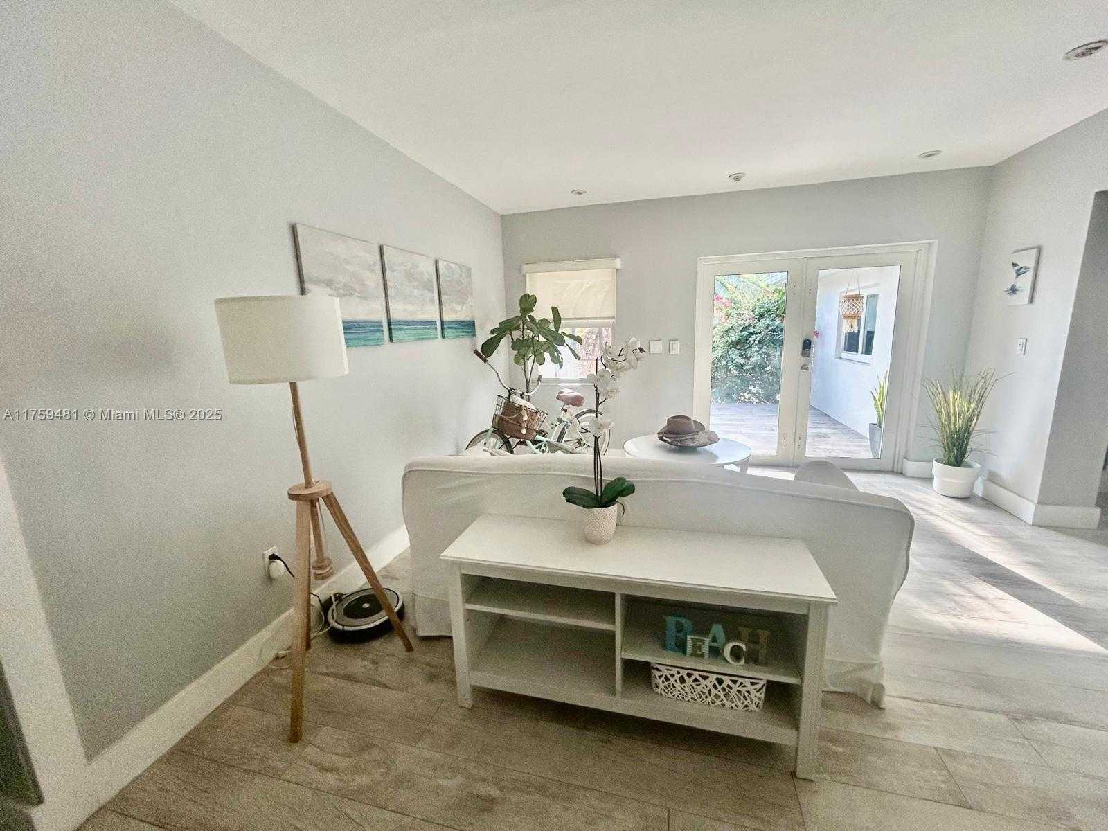 Small Image of 8859 EMERSON AVE, Surfside Number 10
