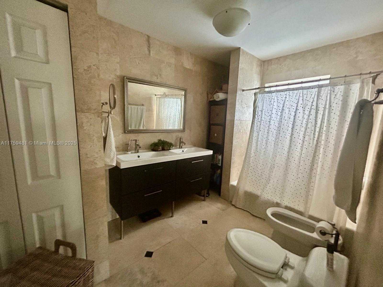 Small Image of 8859 EMERSON AVE, Surfside Number 12