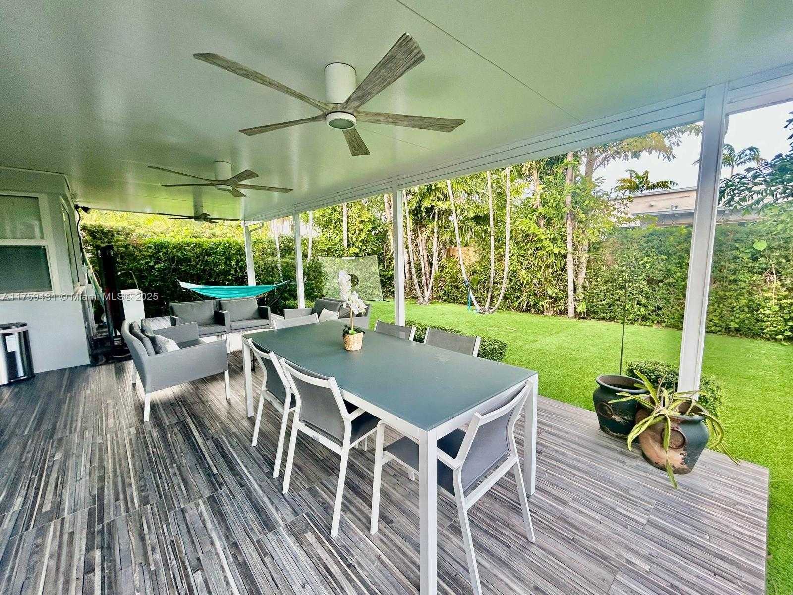 Small Image of 8859 EMERSON AVE, Surfside Number 17