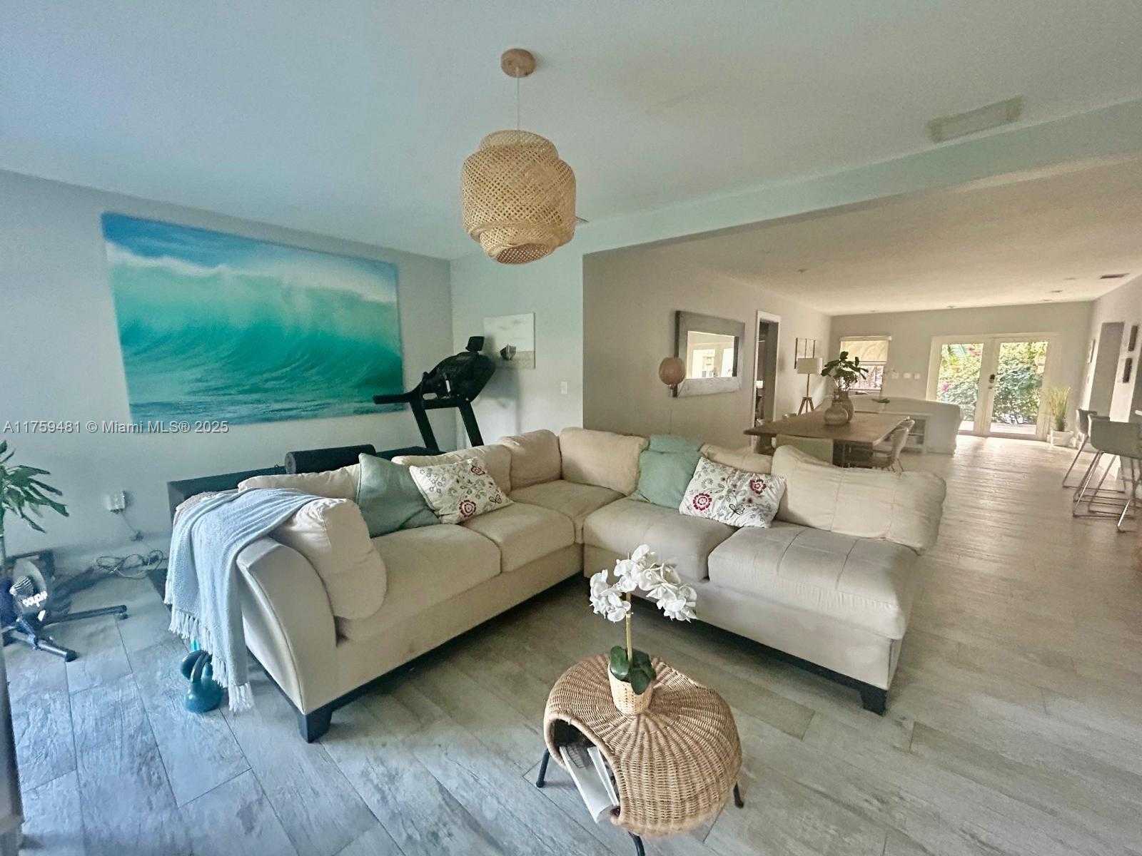 Small Image of 8859 EMERSON AVE, Surfside Number 2