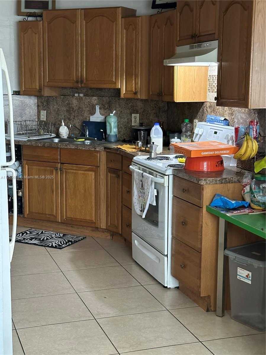 Small Image of 6465 WEST 8TH CT, Hialeah Number 4