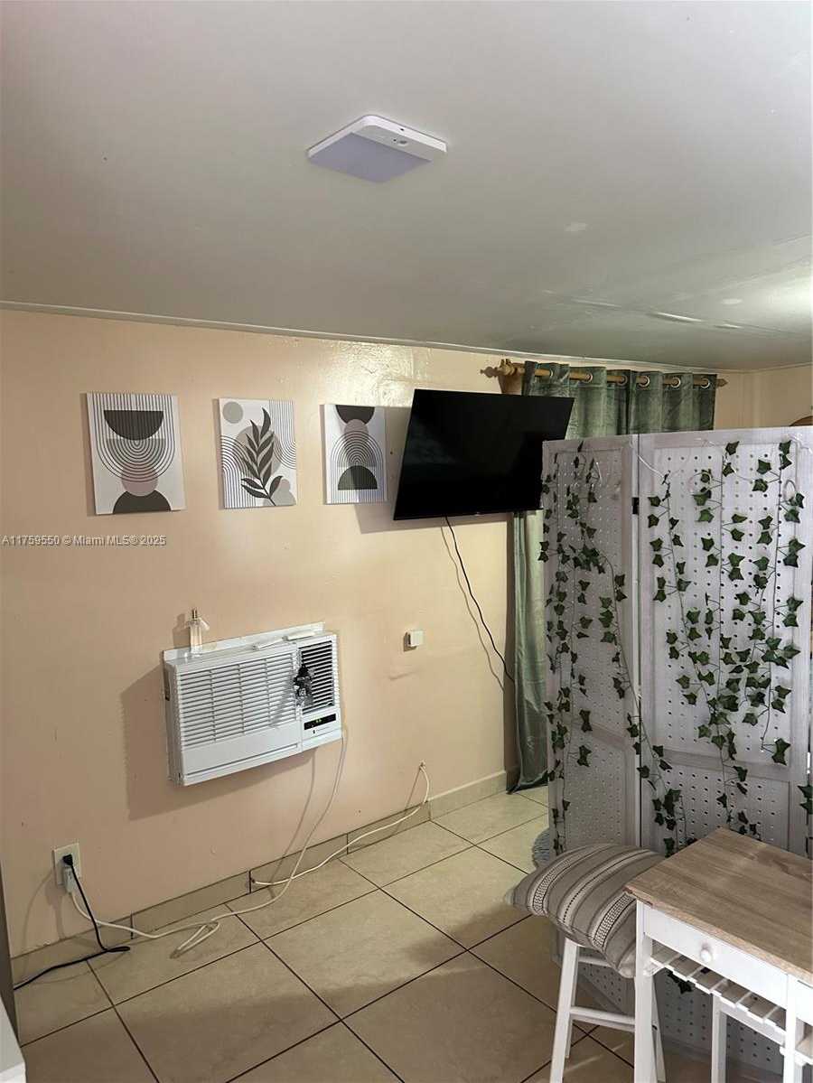 Small Image of 6465 WEST 8TH CT, Hialeah Number 5