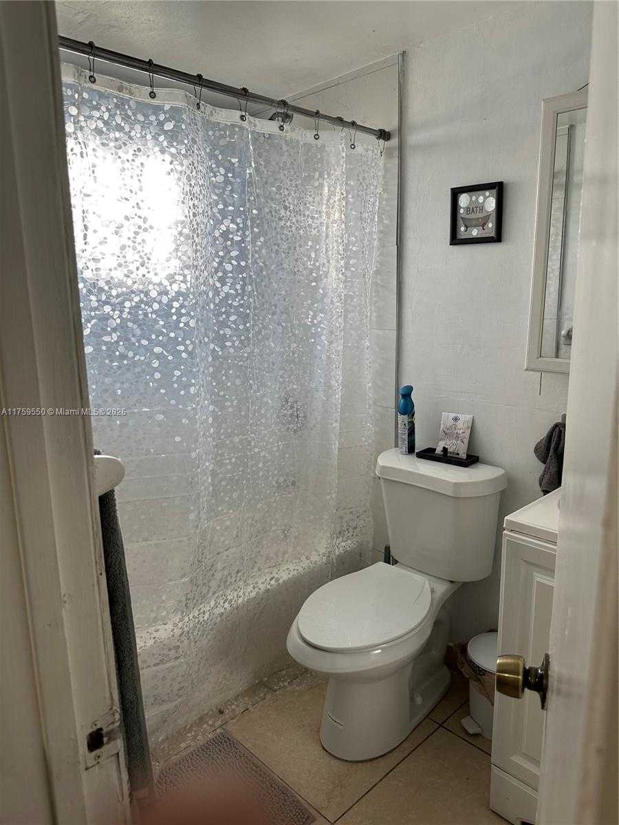 Small Image of 6465 WEST 8TH CT, Hialeah Number 7