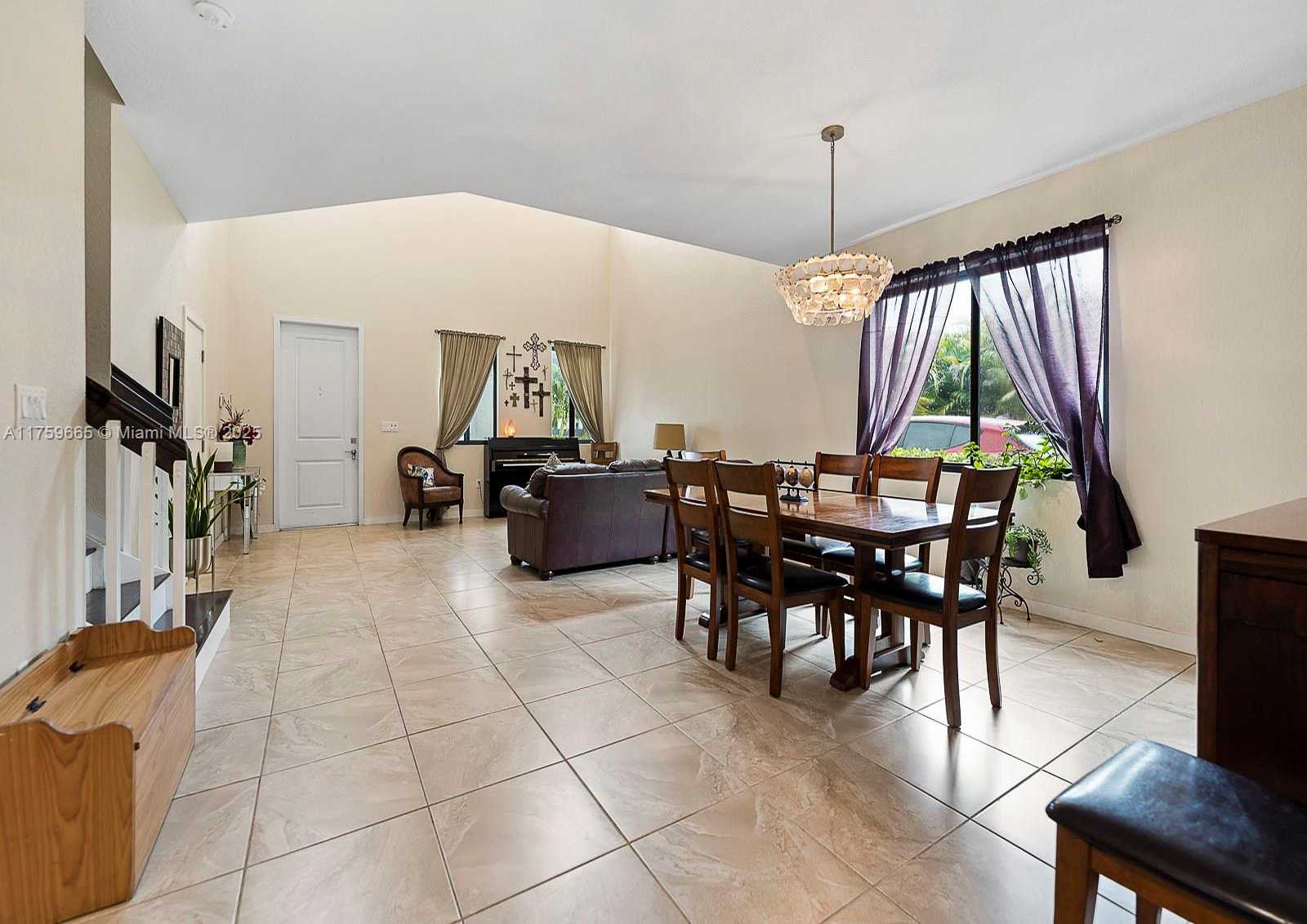 Small Image of 16820 SOUTH WEST 109TH PL, Miami Number 10
