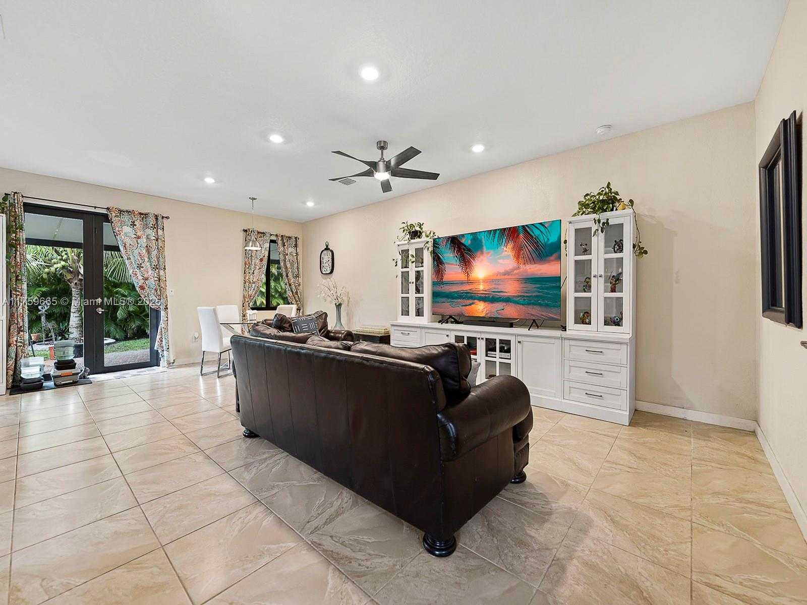 Small Image of 16820 SOUTH WEST 109TH PL, Miami Number 15
