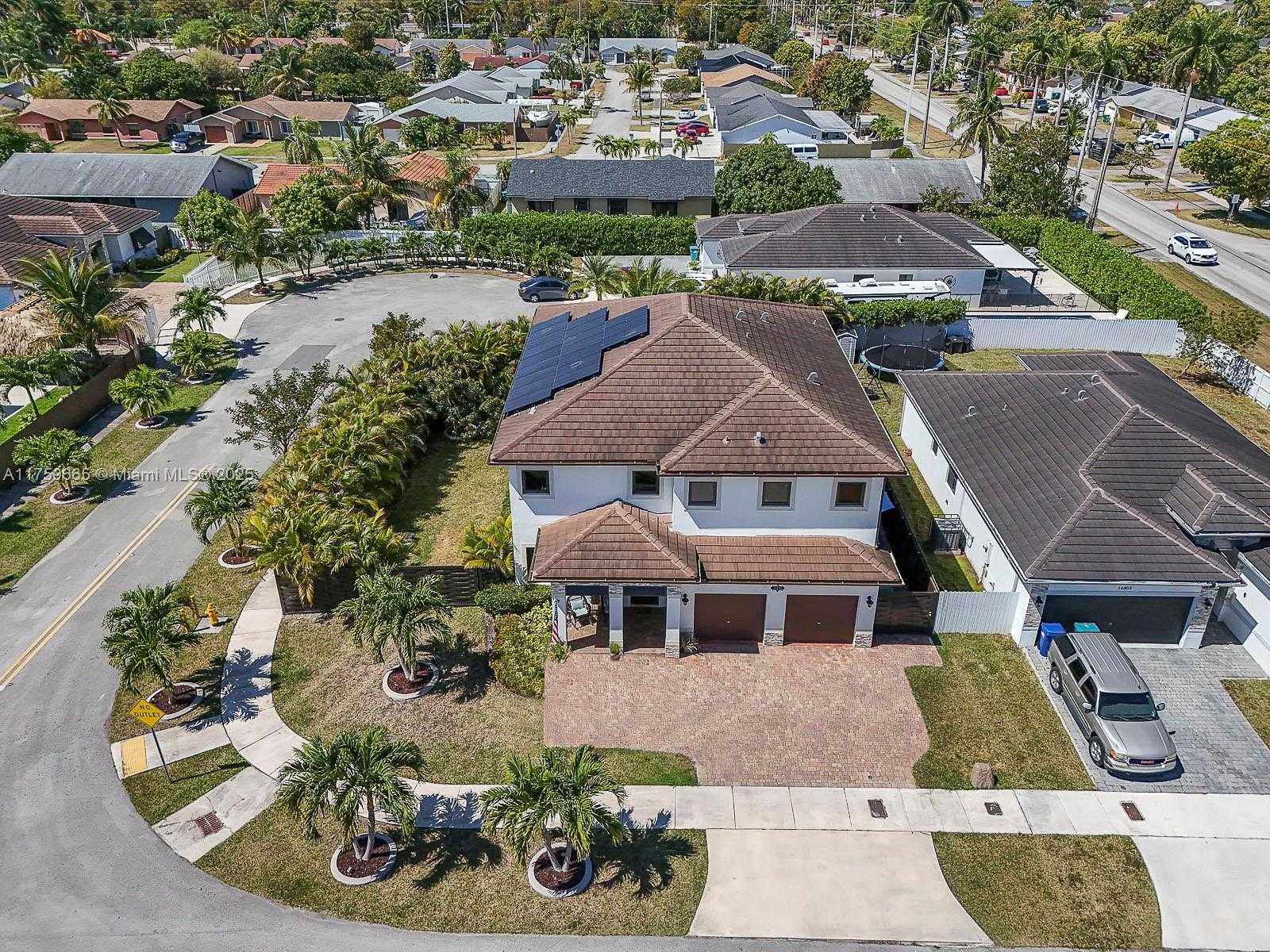 Small Image of 16820 SOUTH WEST 109TH PL, Miami Number 2