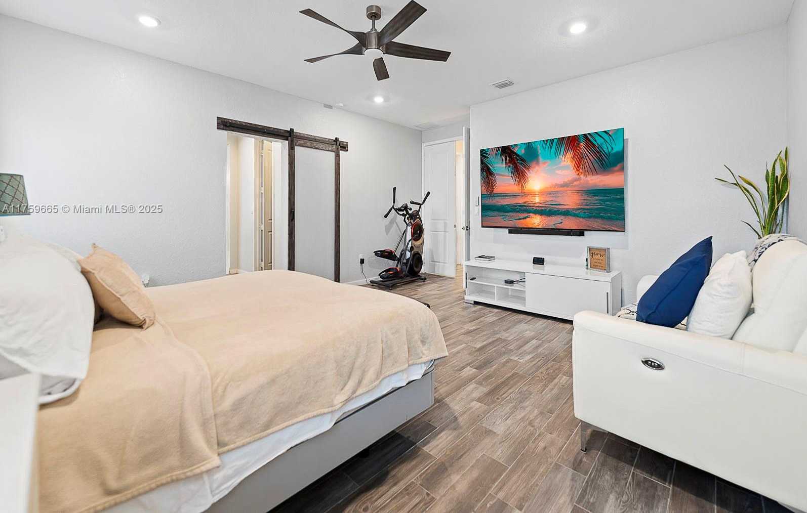 Small Image of 16820 SOUTH WEST 109TH PL, Miami Number 27