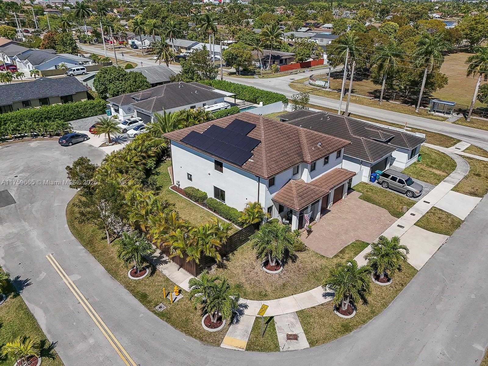 Small Image of 16820 SOUTH WEST 109TH PL, Miami Number 3