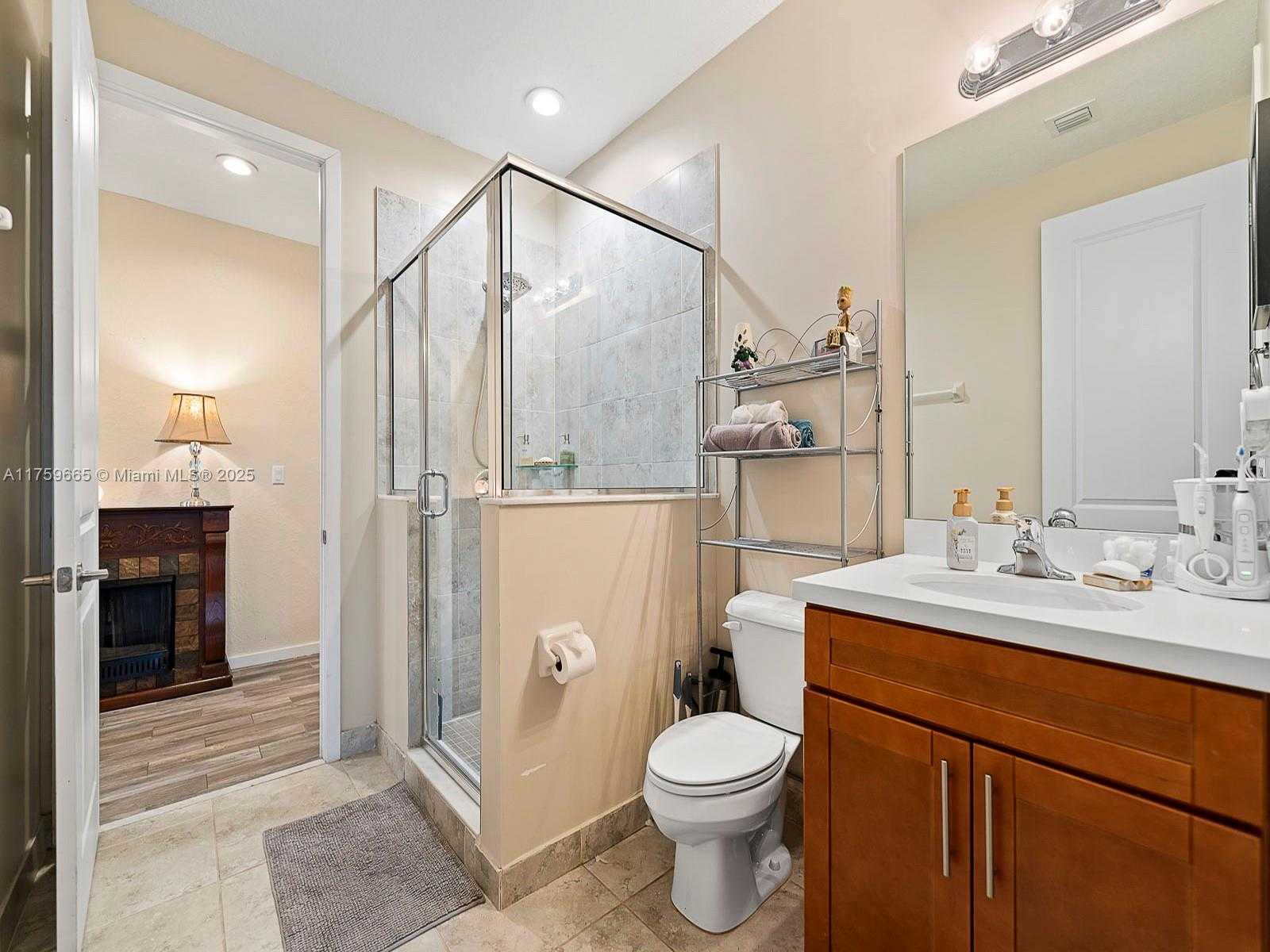 Small Image of 16820 SOUTH WEST 109TH PL, Miami Number 32