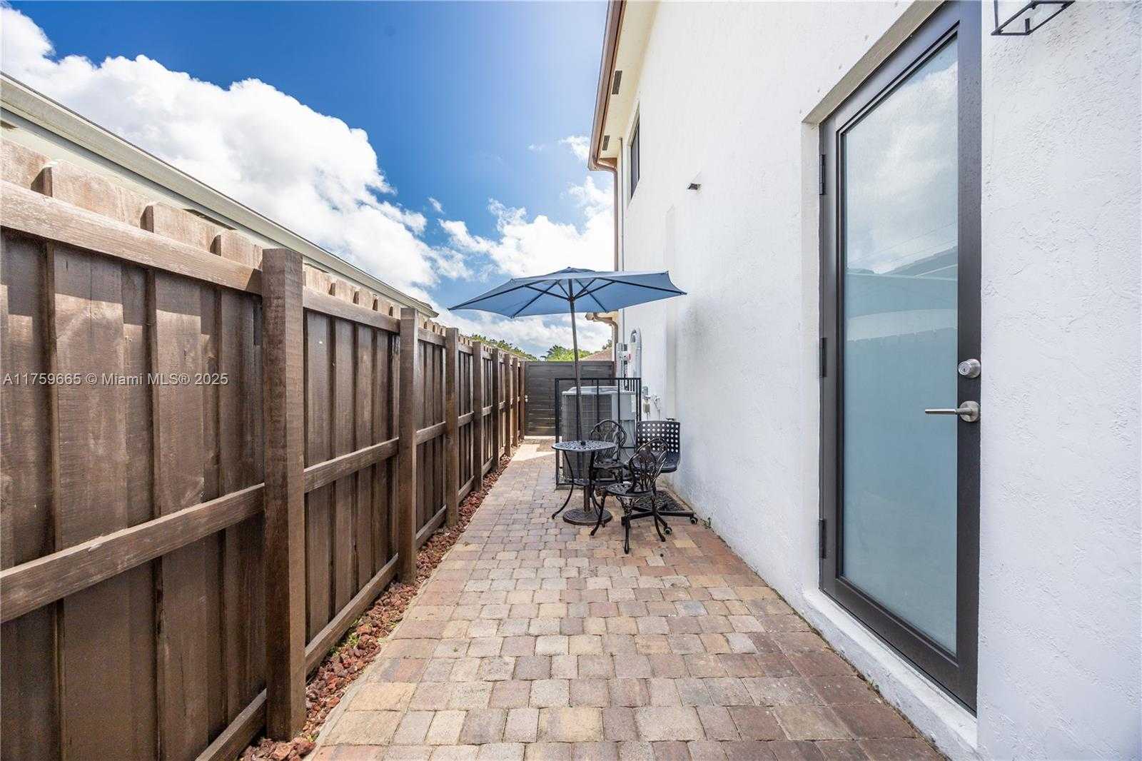 Small Image of 16820 SOUTH WEST 109TH PL, Miami Number 40