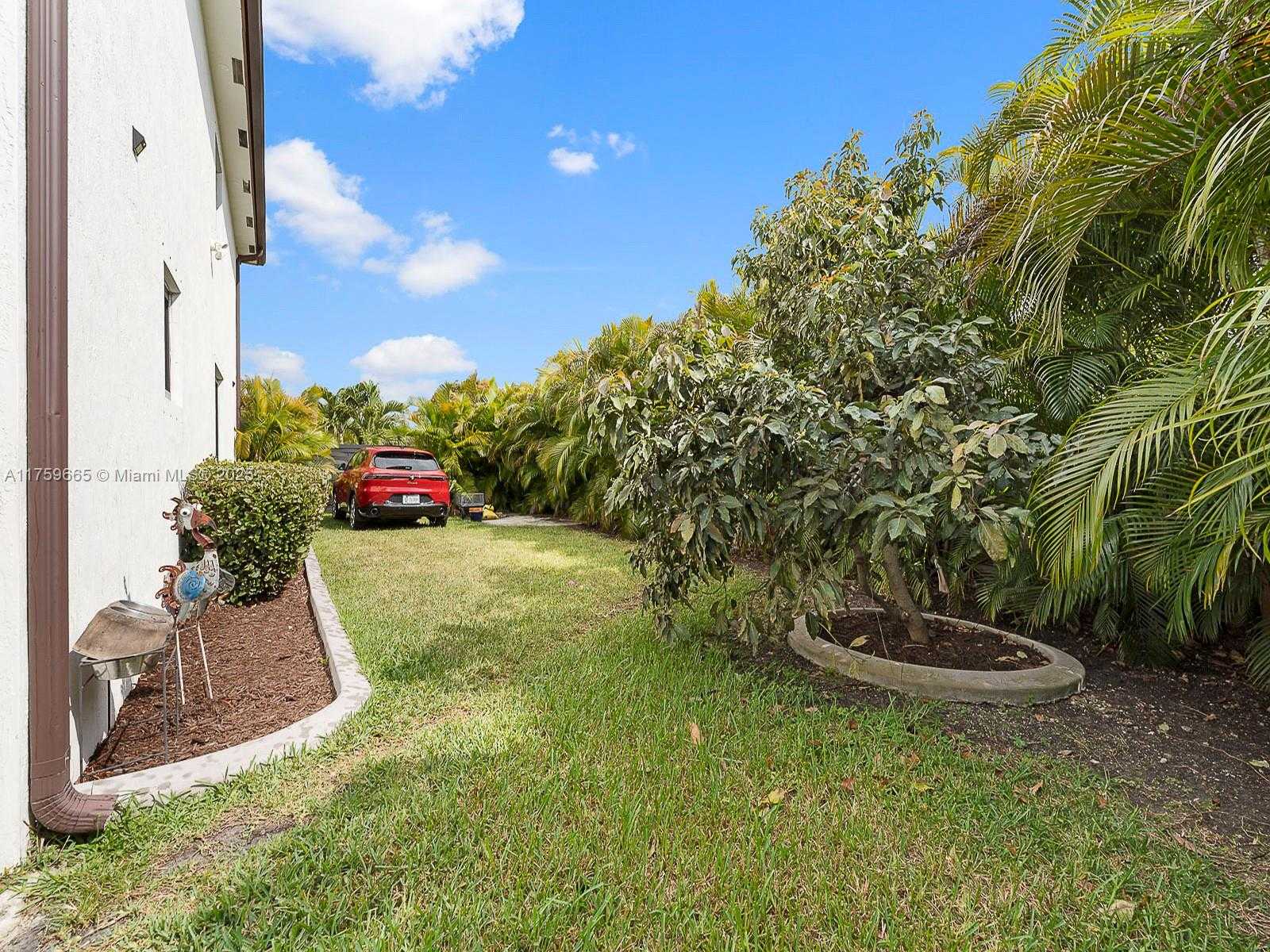 Small Image of 16820 SOUTH WEST 109TH PL, Miami Number 53