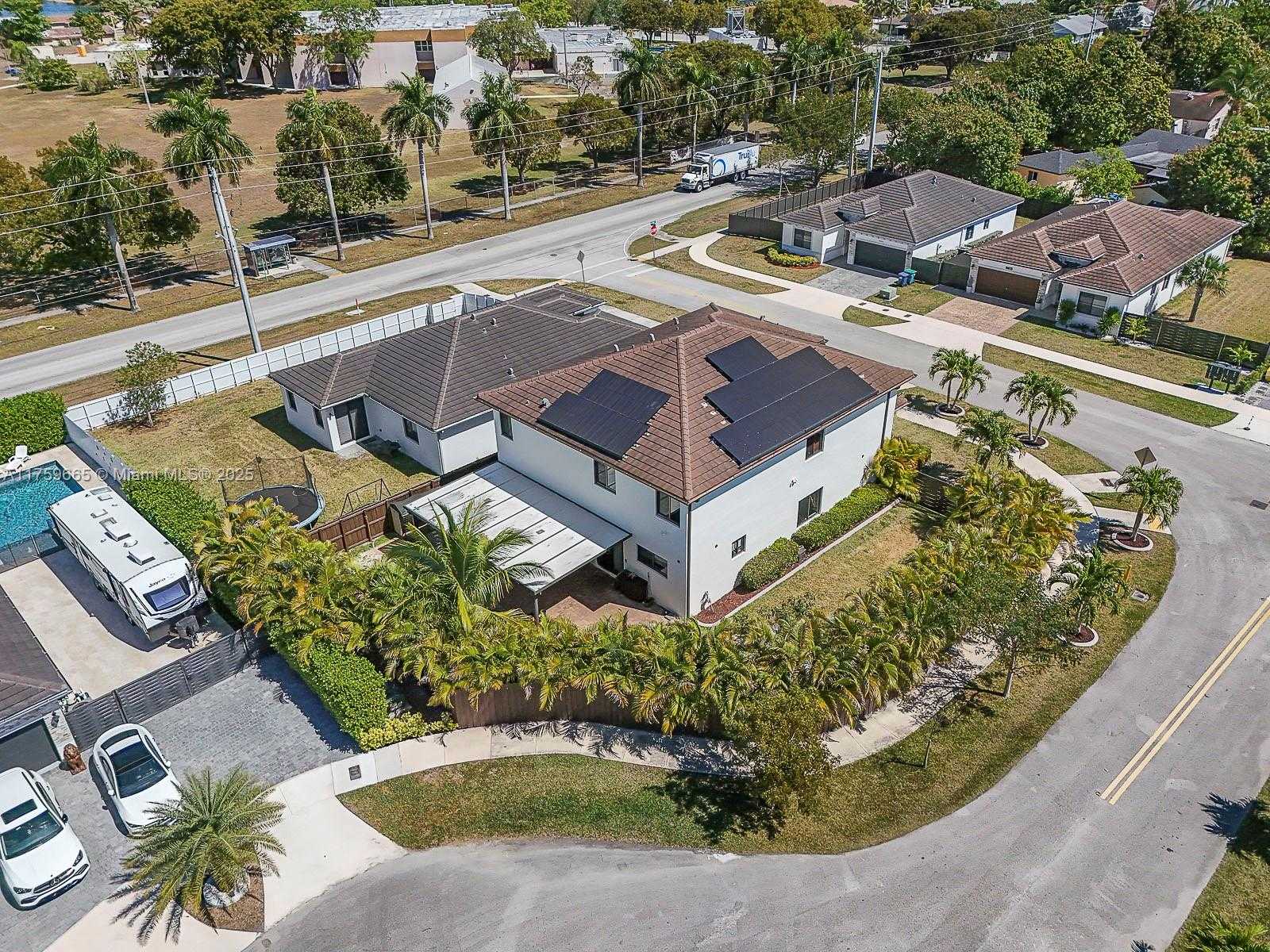 Small Image of 16820 SOUTH WEST 109TH PL, Miami Number 56