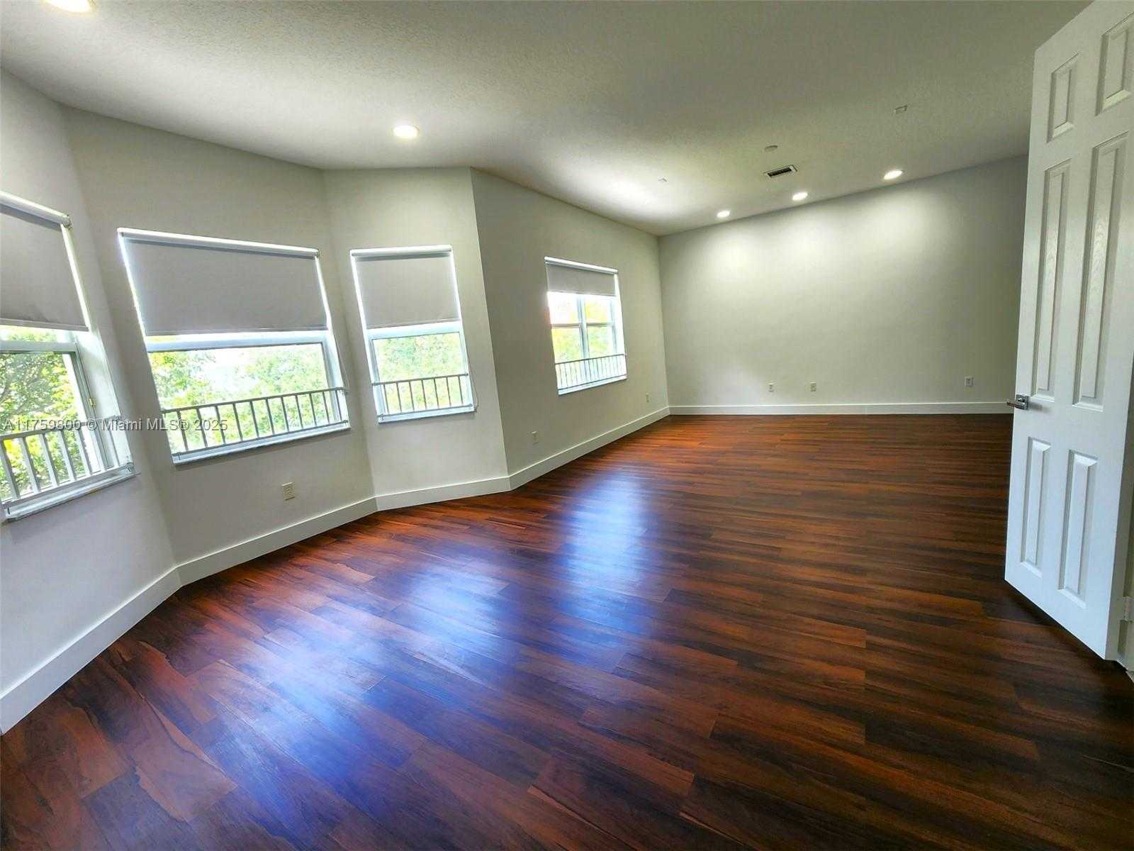 Small Image of 4951 SOUTH WEST 158TH AVE, Miramar Number 31