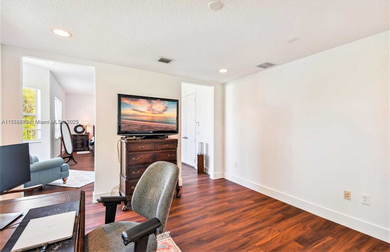 Small Image of 4951 SOUTH WEST 158TH AVE, Miramar Number 36