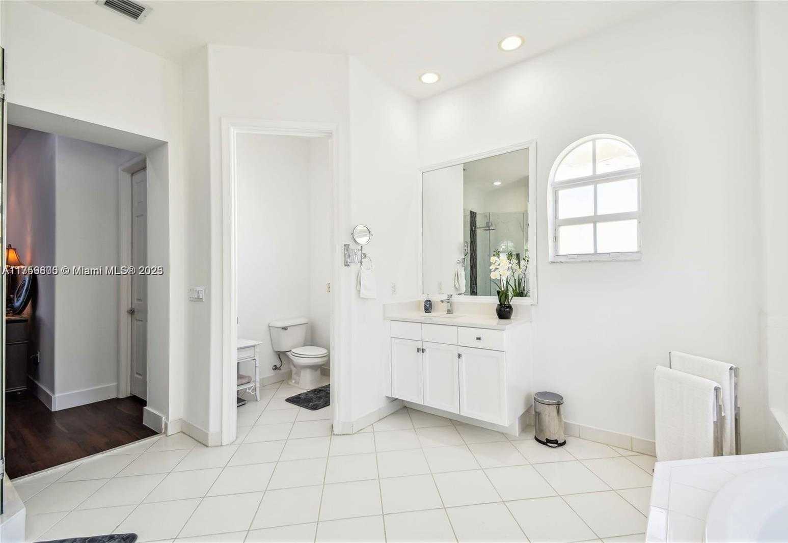 Small Image of 4951 SOUTH WEST 158TH AVE, Miramar Number 43