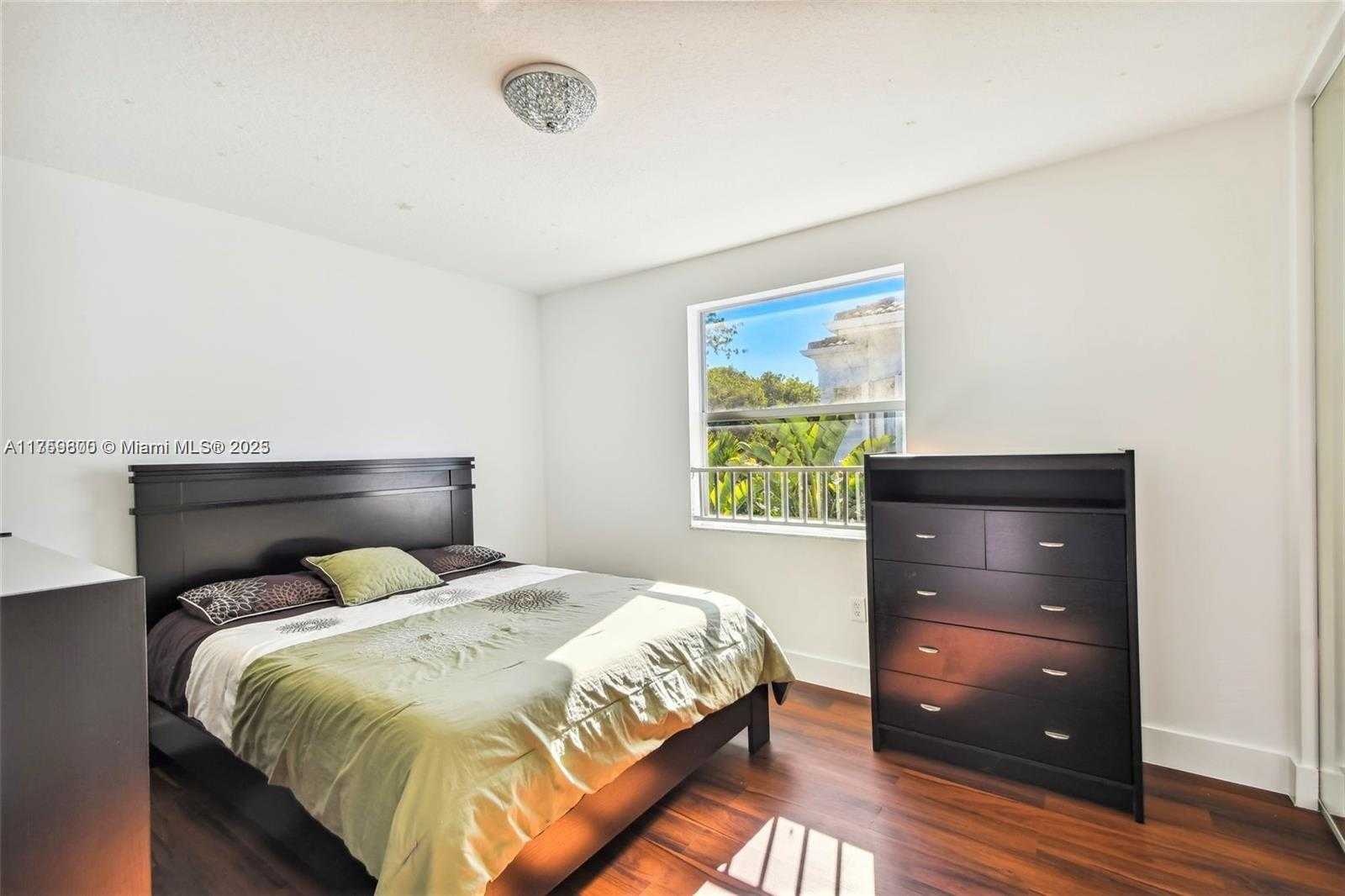 Small Image of 4951 SOUTH WEST 158TH AVE, Miramar Number 47