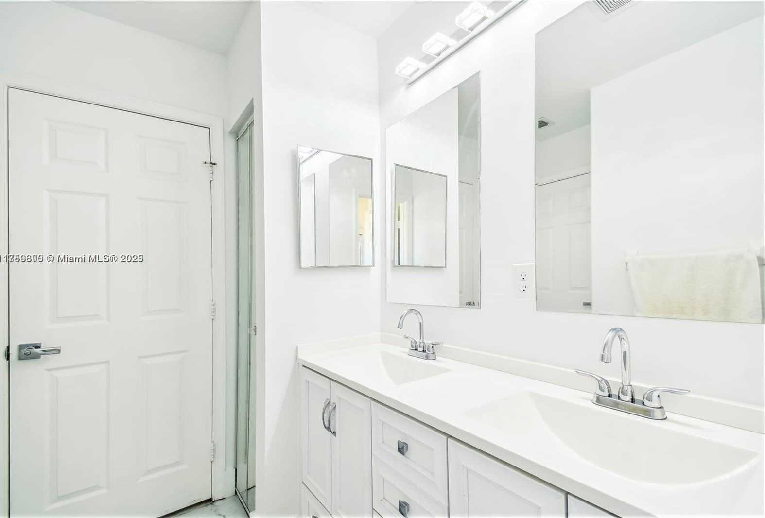 Small Image of 4951 SOUTH WEST 158TH AVE, Miramar Number 57