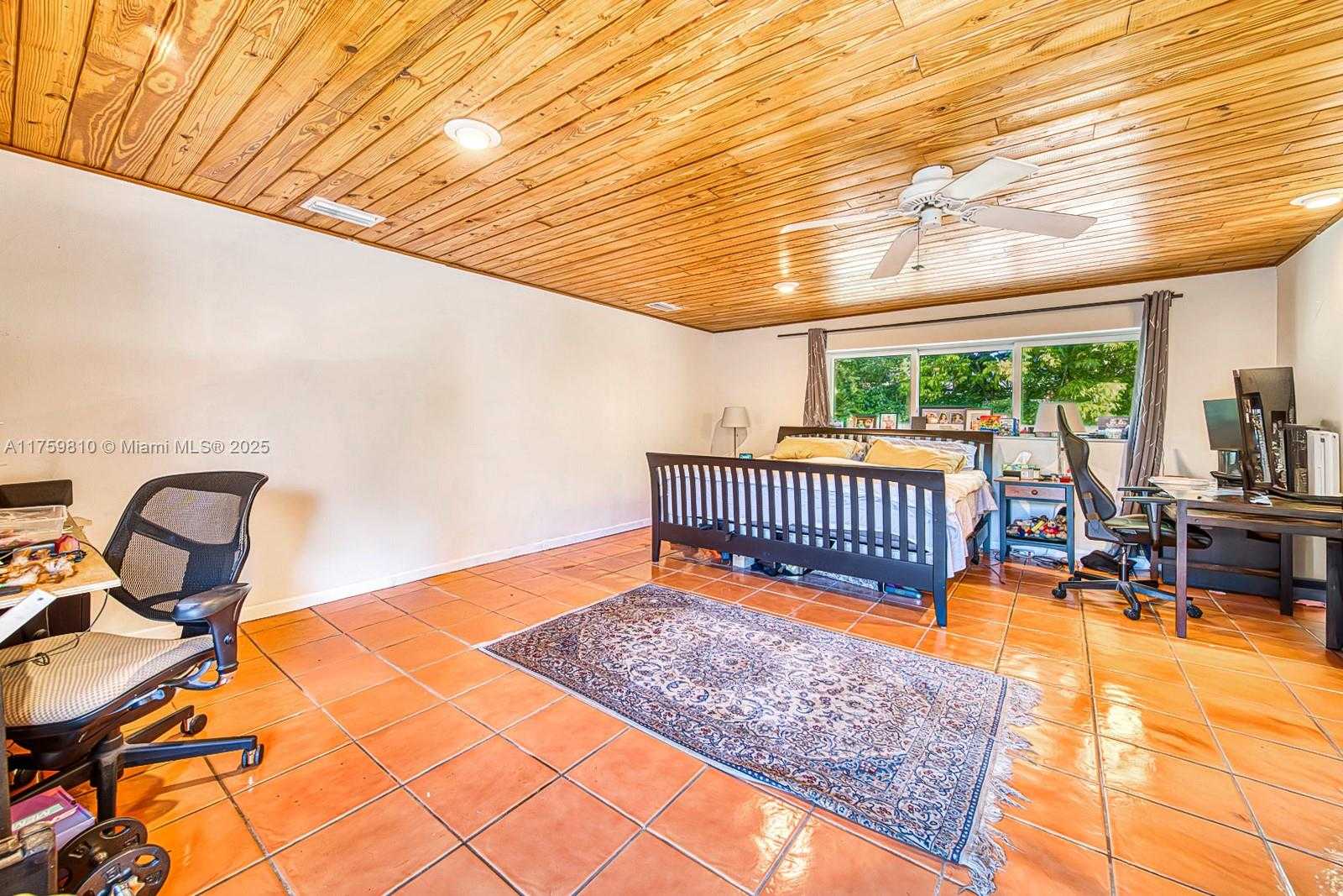 Small Image of 13700 SOUTH WEST 74TH CT, Palmetto Bay Number 16