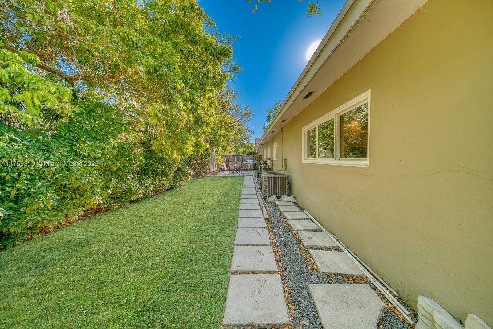 Small Image of 13700 SOUTH WEST 74TH CT, Palmetto Bay Number 43
