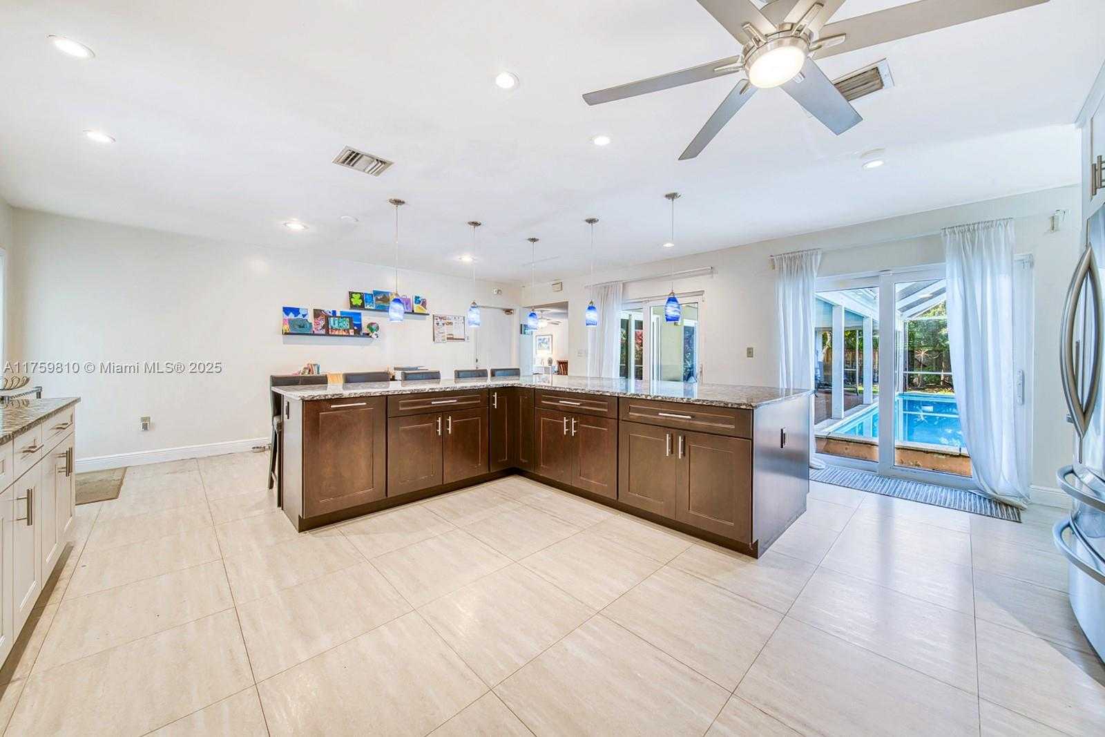 Small Image of 13700 SOUTH WEST 74TH CT, Palmetto Bay Number 9