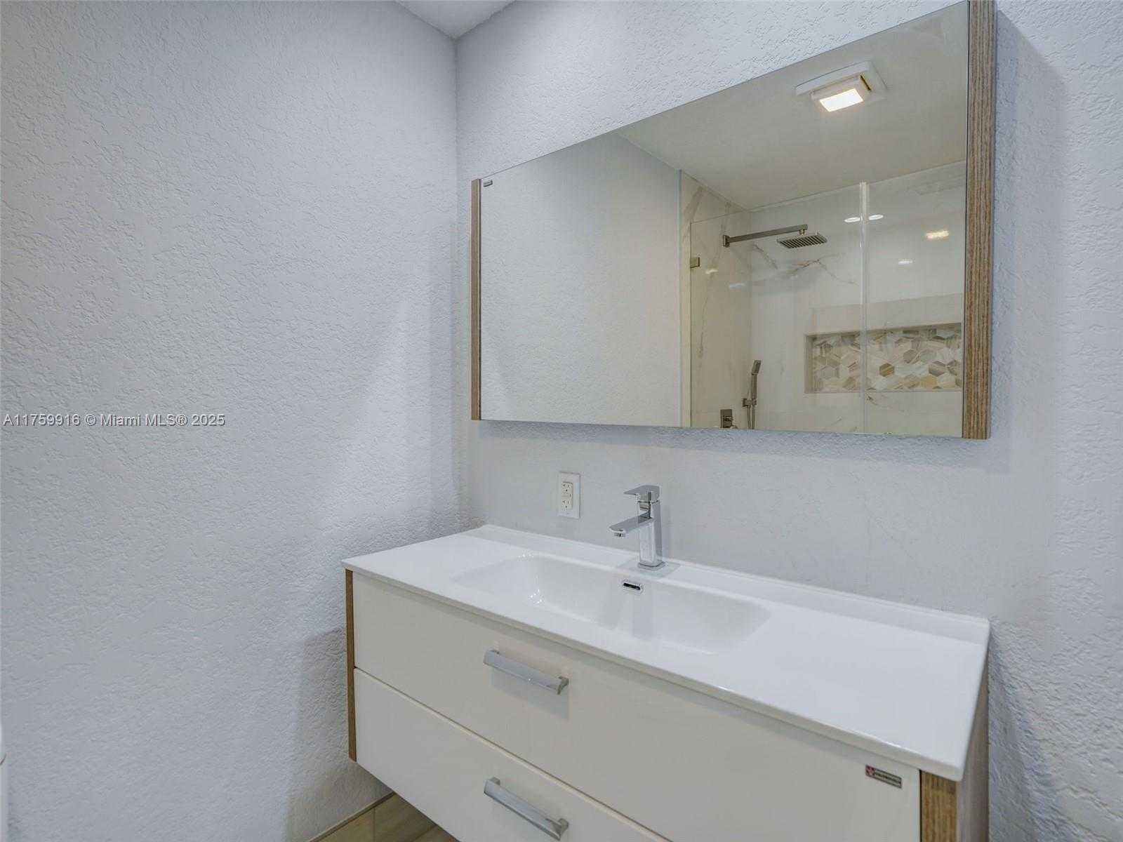 Small Image of 2680 NORTH EAST 47TH ST, Lighthouse Point Number 18