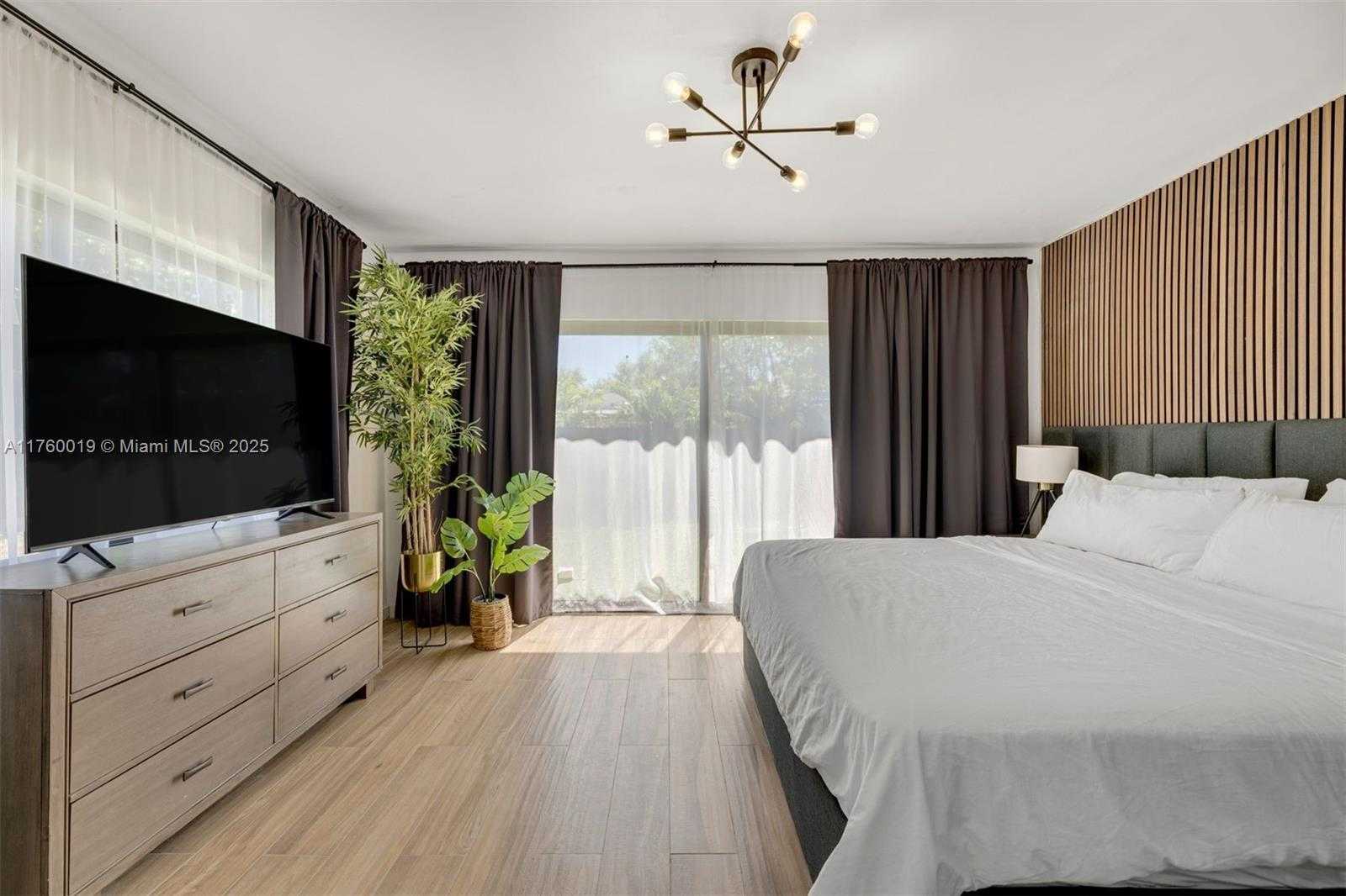 Small Image of 1370 71ST ST, Miami Beach Number 18