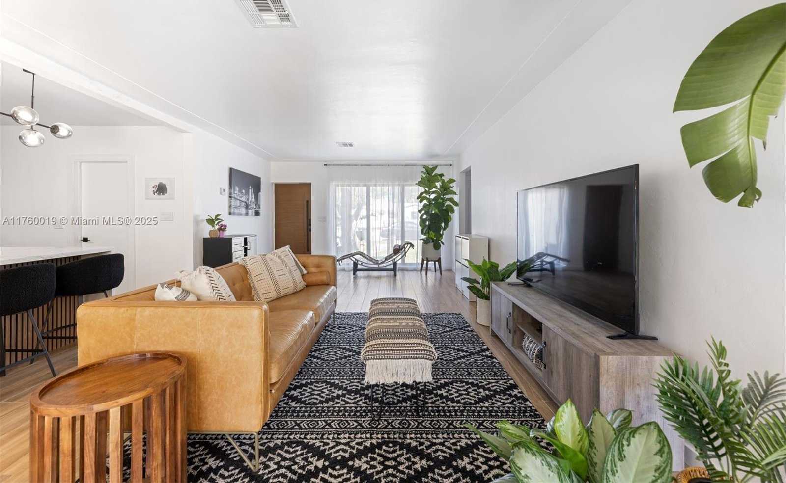 Small Image of 1370 71ST ST, Miami Beach Number 4