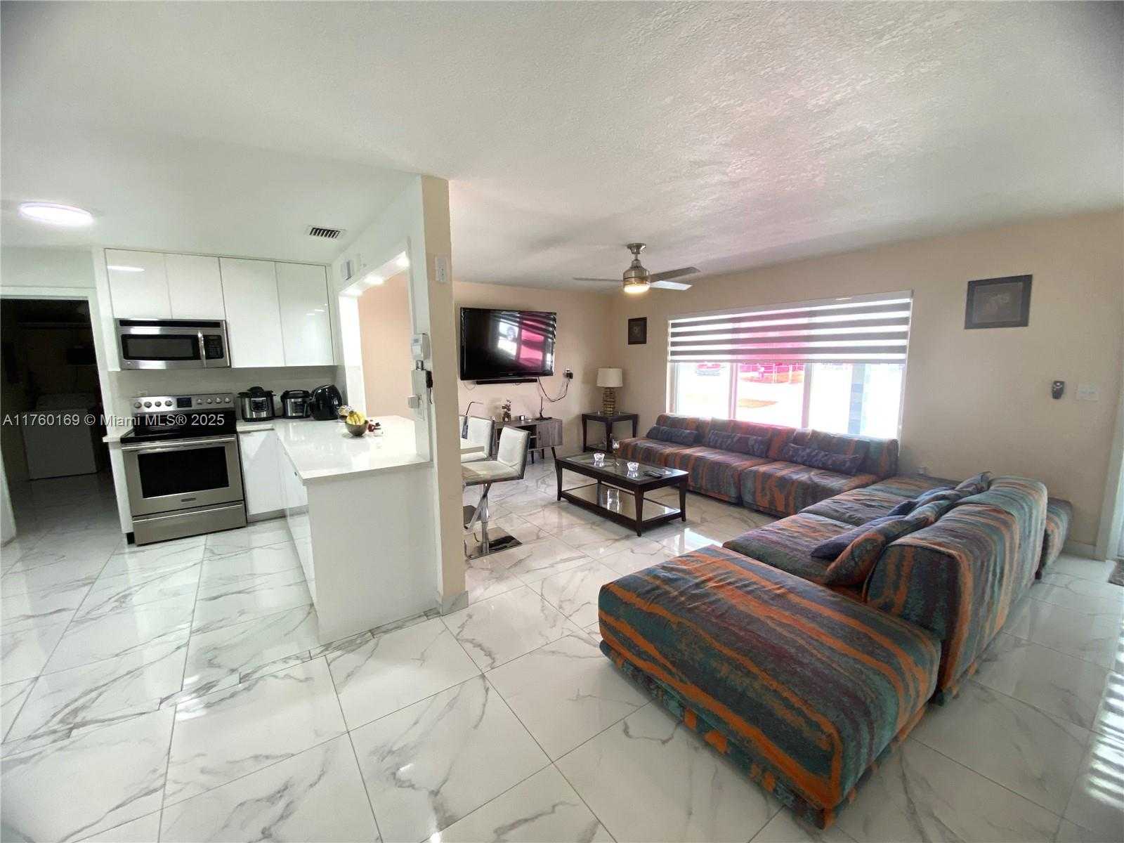 Small Image of 4410 NORTH WEST 174TH DR, Miami Gardens Number 17