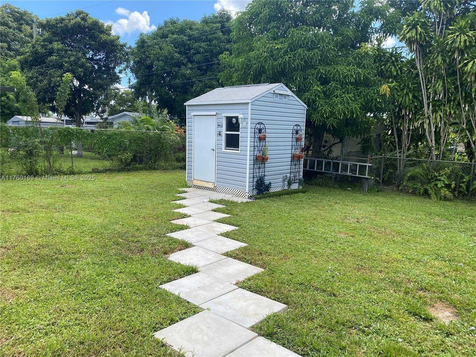 Small Image of 4410 NORTH WEST 174TH DR, Miami Gardens Number 20