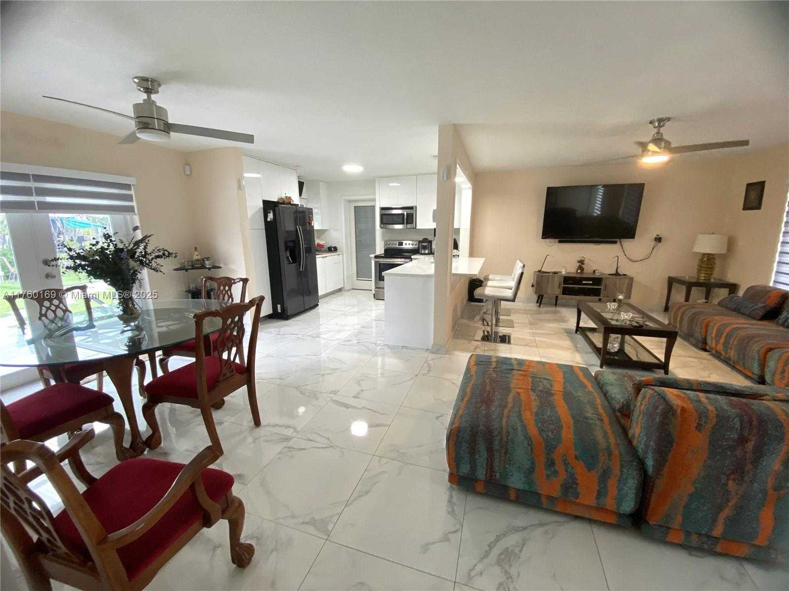 Small Image of 4410 NORTH WEST 174TH DR, Miami Gardens Number 4
