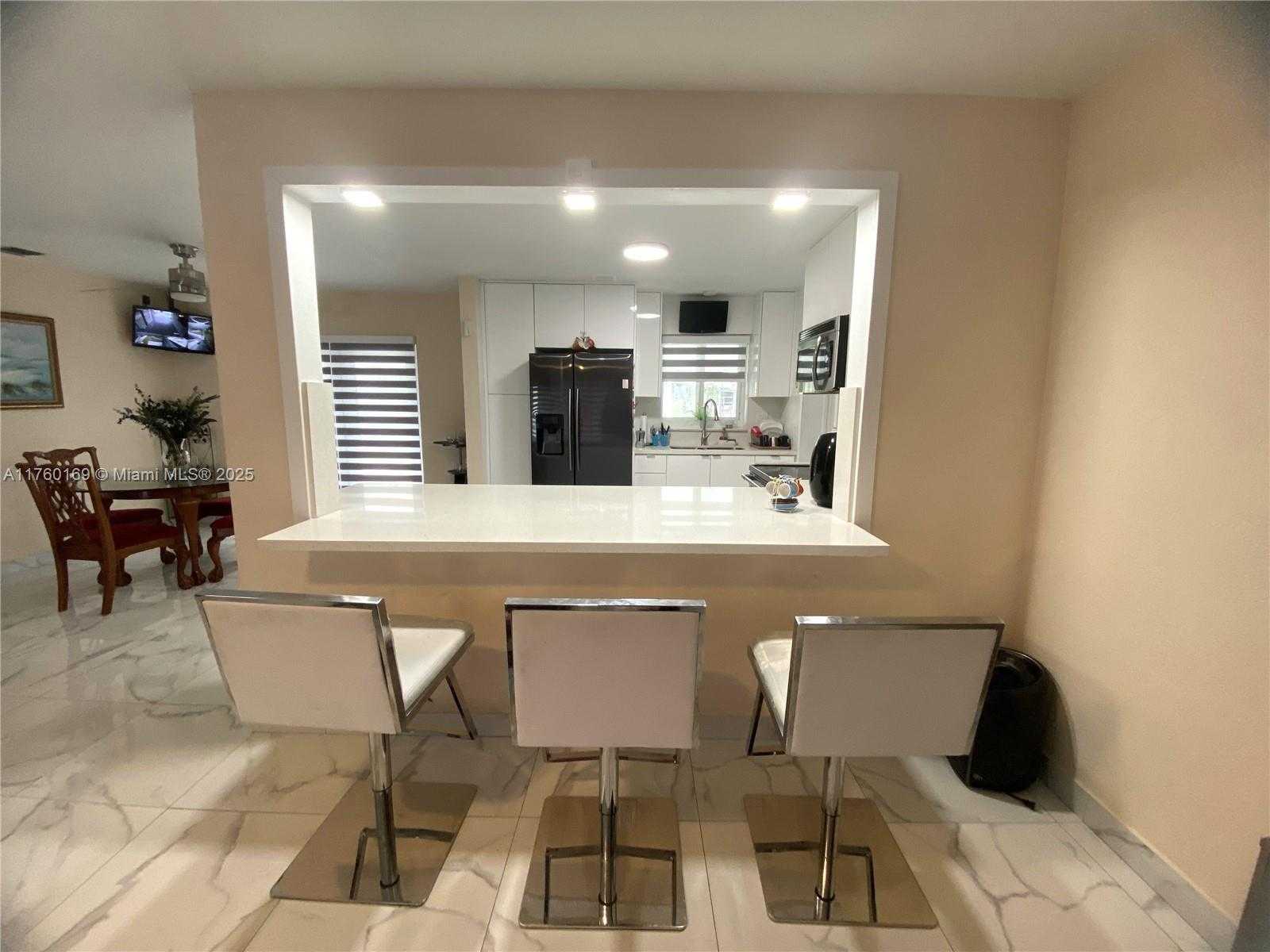 Small Image of 4410 NORTH WEST 174TH DR, Miami Gardens Number 7