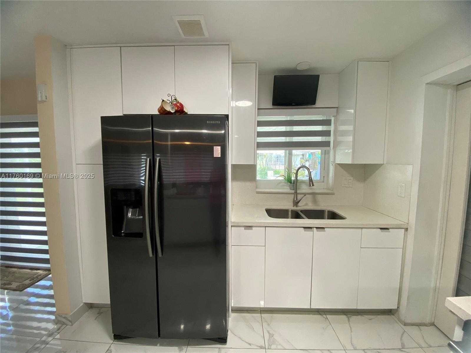 Small Image of 4410 NORTH WEST 174TH DR, Miami Gardens Number 8