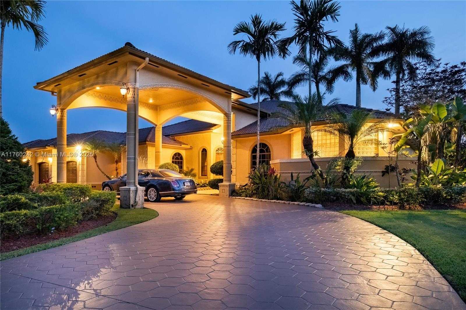 Small Image of 29482 SOUTH WEST 193RD CT, Homestead Number 27