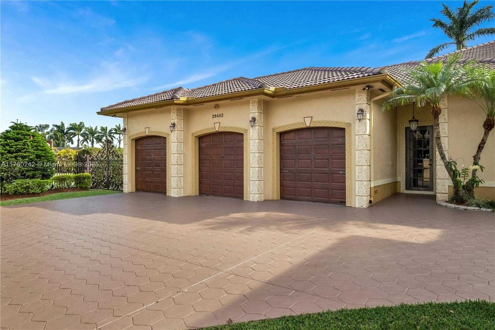 Small Image of 29482 SOUTH WEST 193RD CT, Homestead Number 29