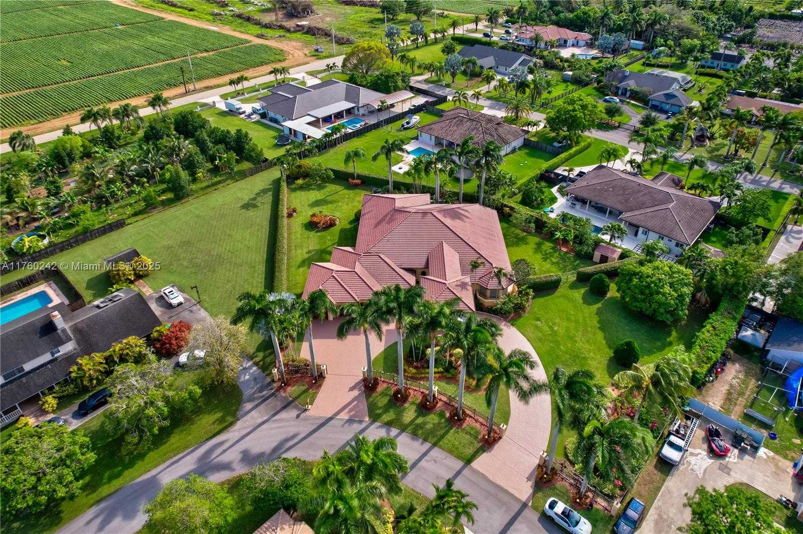 Small Image of 29482 SOUTH WEST 193RD CT, Homestead Number 34