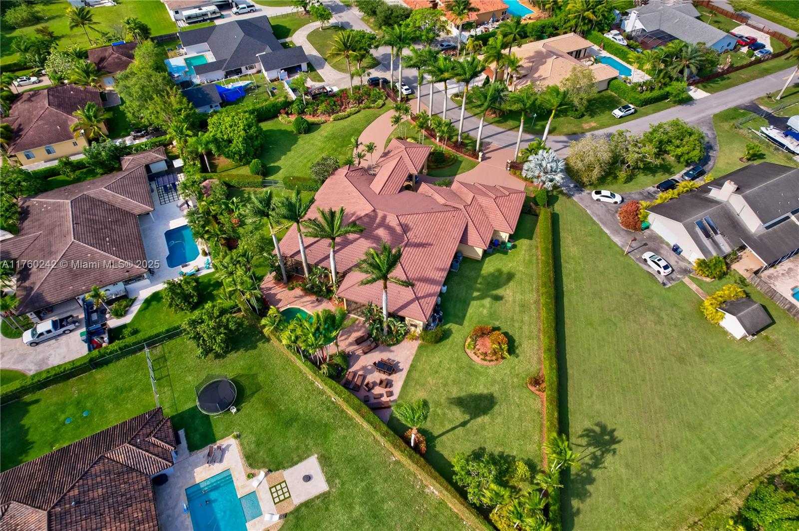 Small Image of 29482 SOUTH WEST 193RD CT, Homestead Number 37