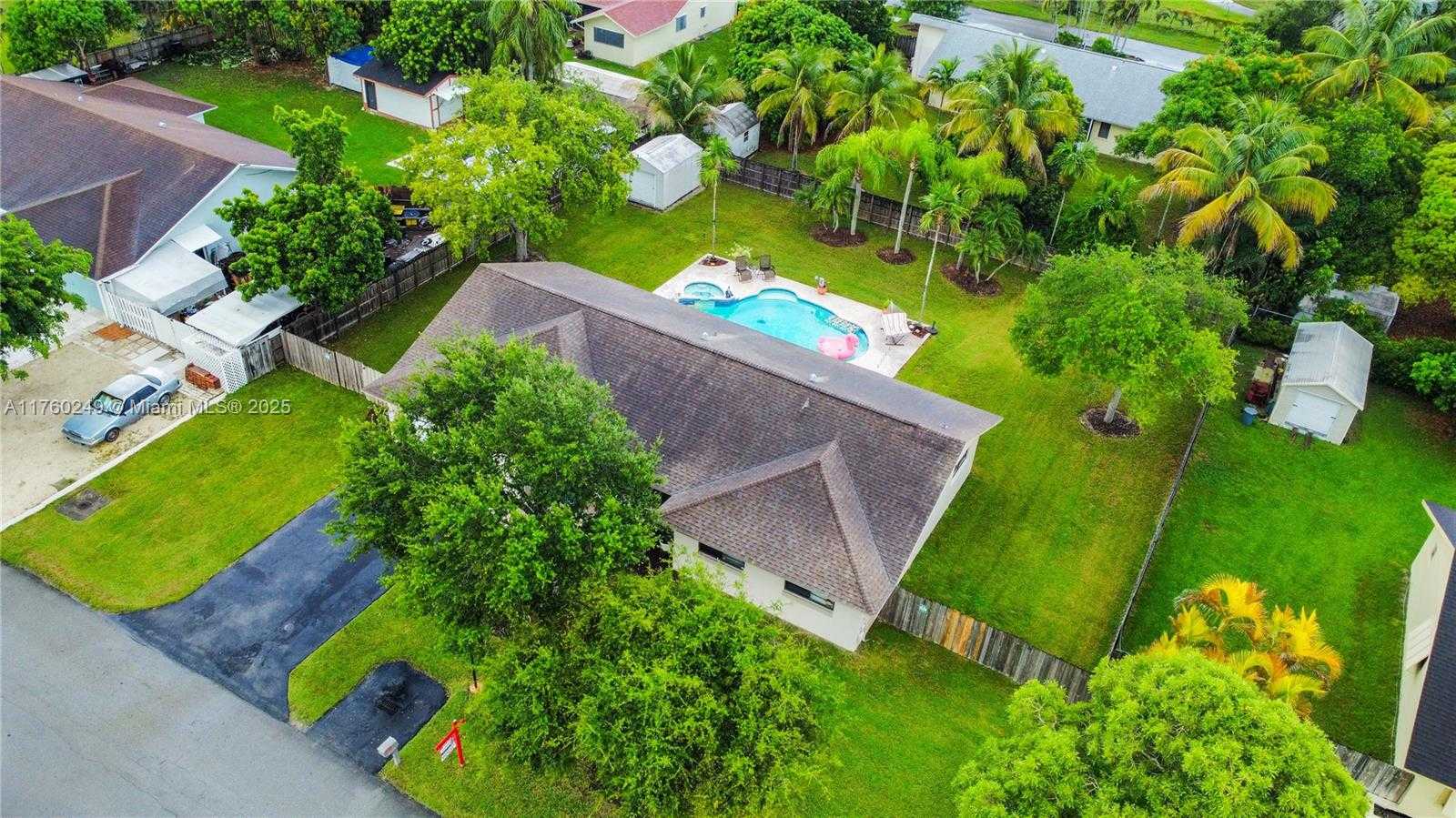 Small Image of 28601 SOUTH WEST 164TH AVE, Homestead Number 47