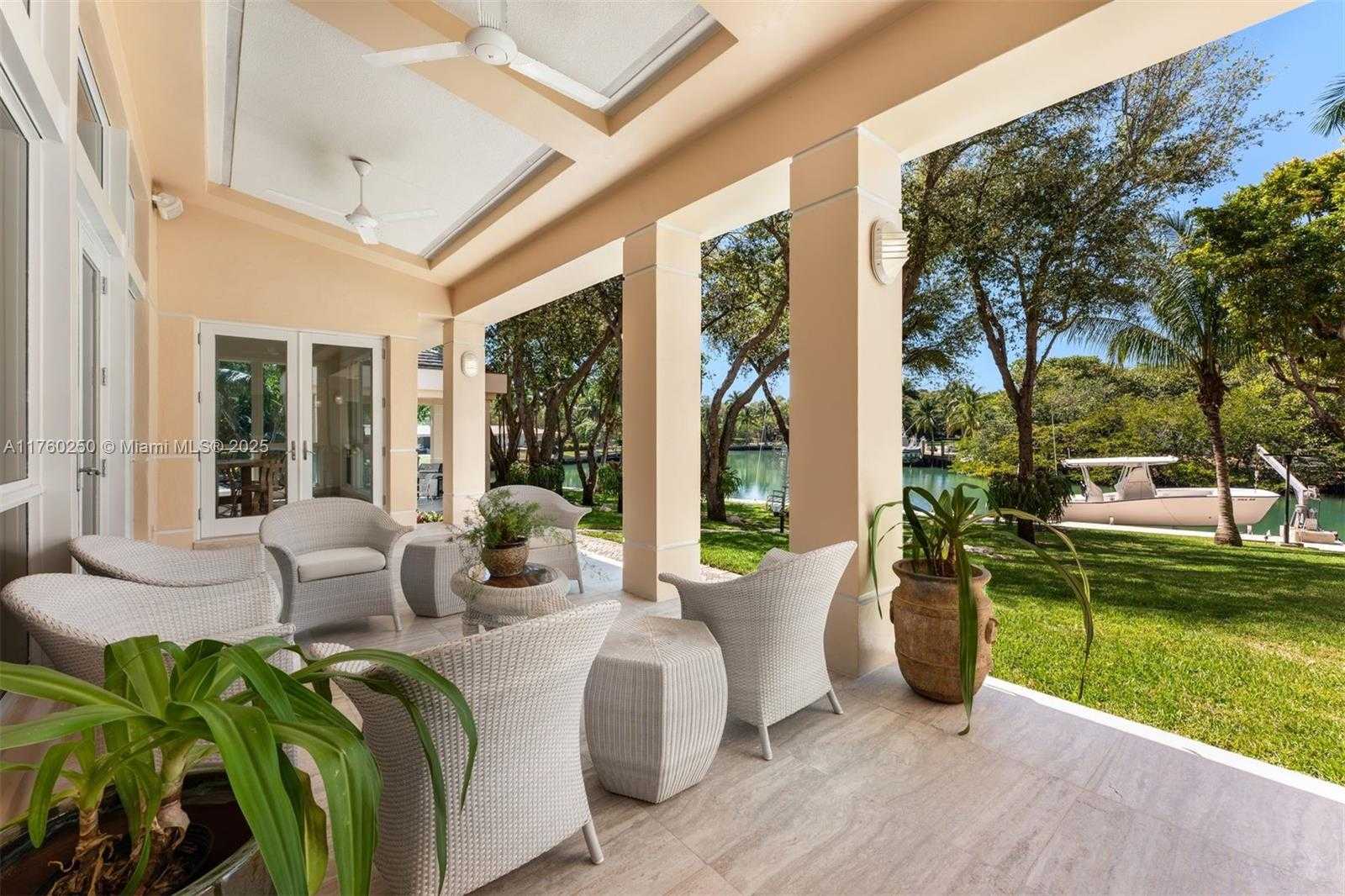 Small Image of 665 LEUCADENDRA DR, Coral Gables Number 11