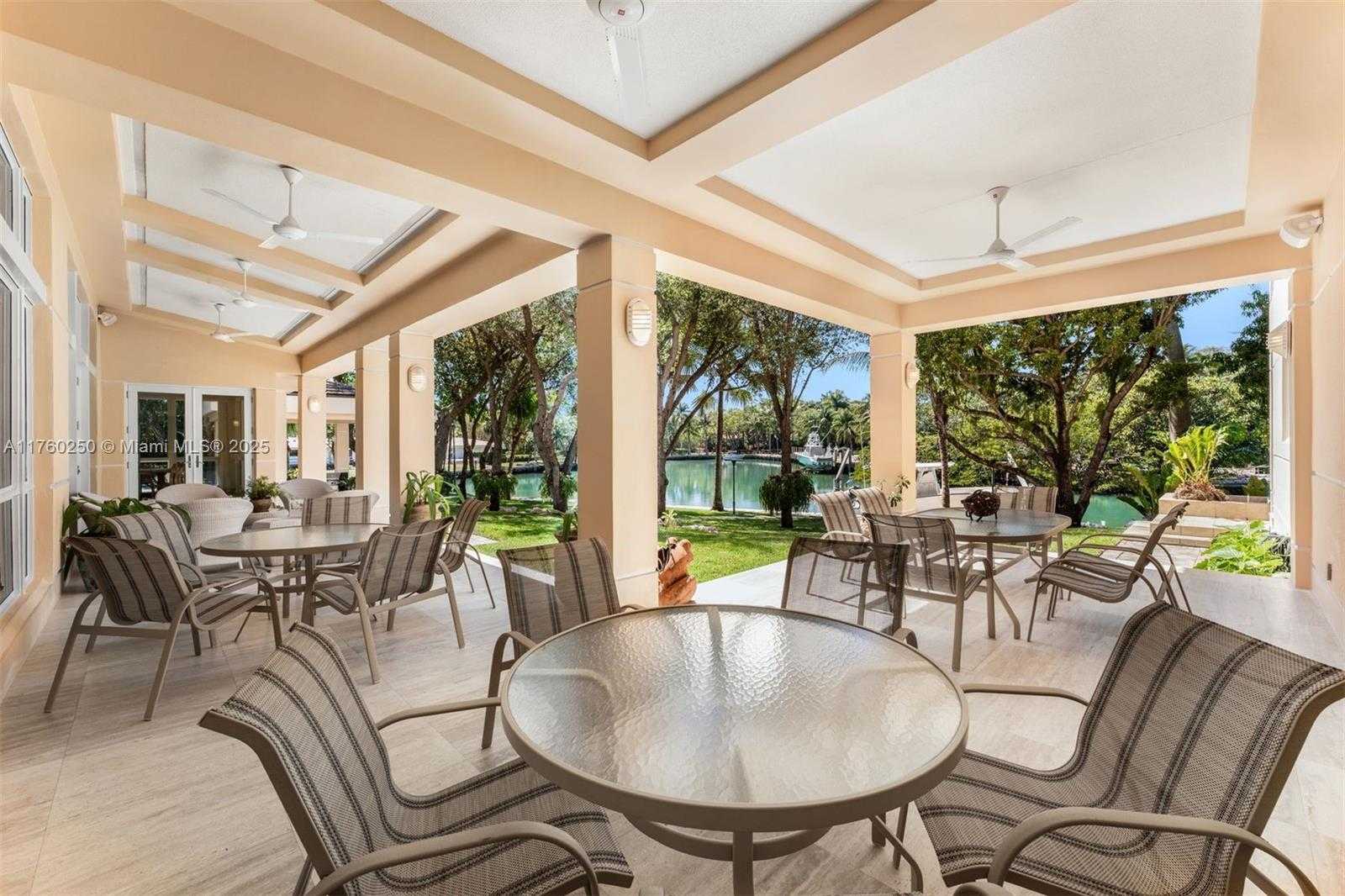 Small Image of 665 LEUCADENDRA DR, Coral Gables Number 12