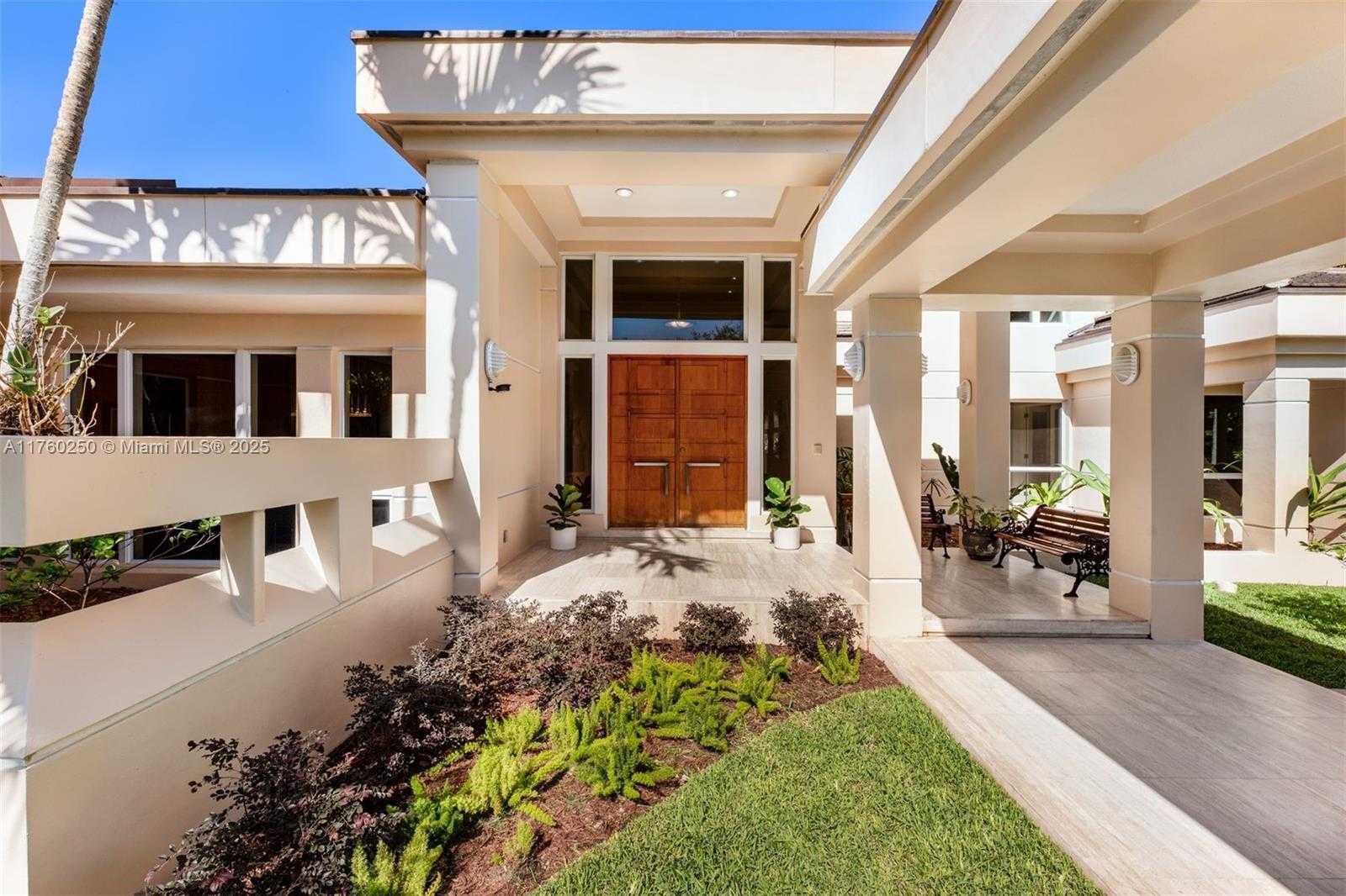 Small Image of 665 LEUCADENDRA DR, Coral Gables Number 16