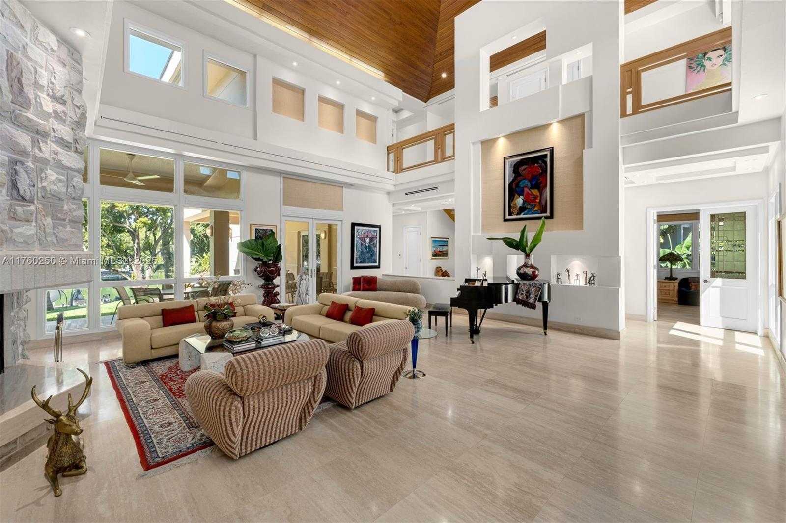 Small Image of 665 LEUCADENDRA DR, Coral Gables Number 19