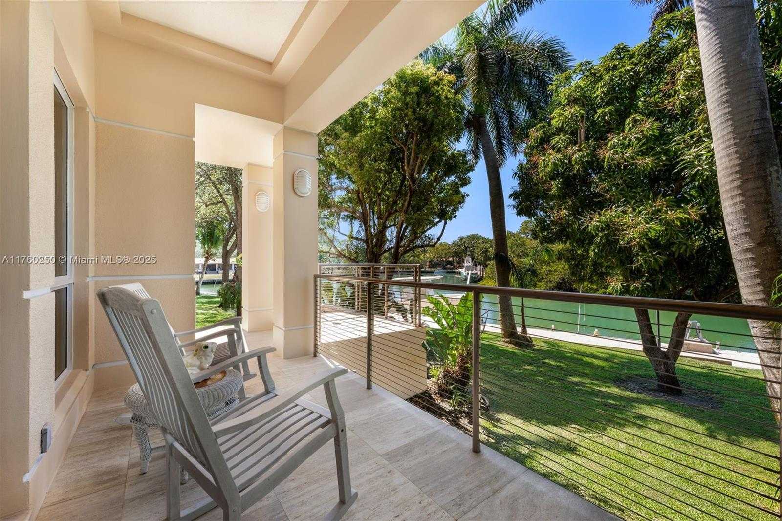 Small Image of 665 LEUCADENDRA DR, Coral Gables Number 22